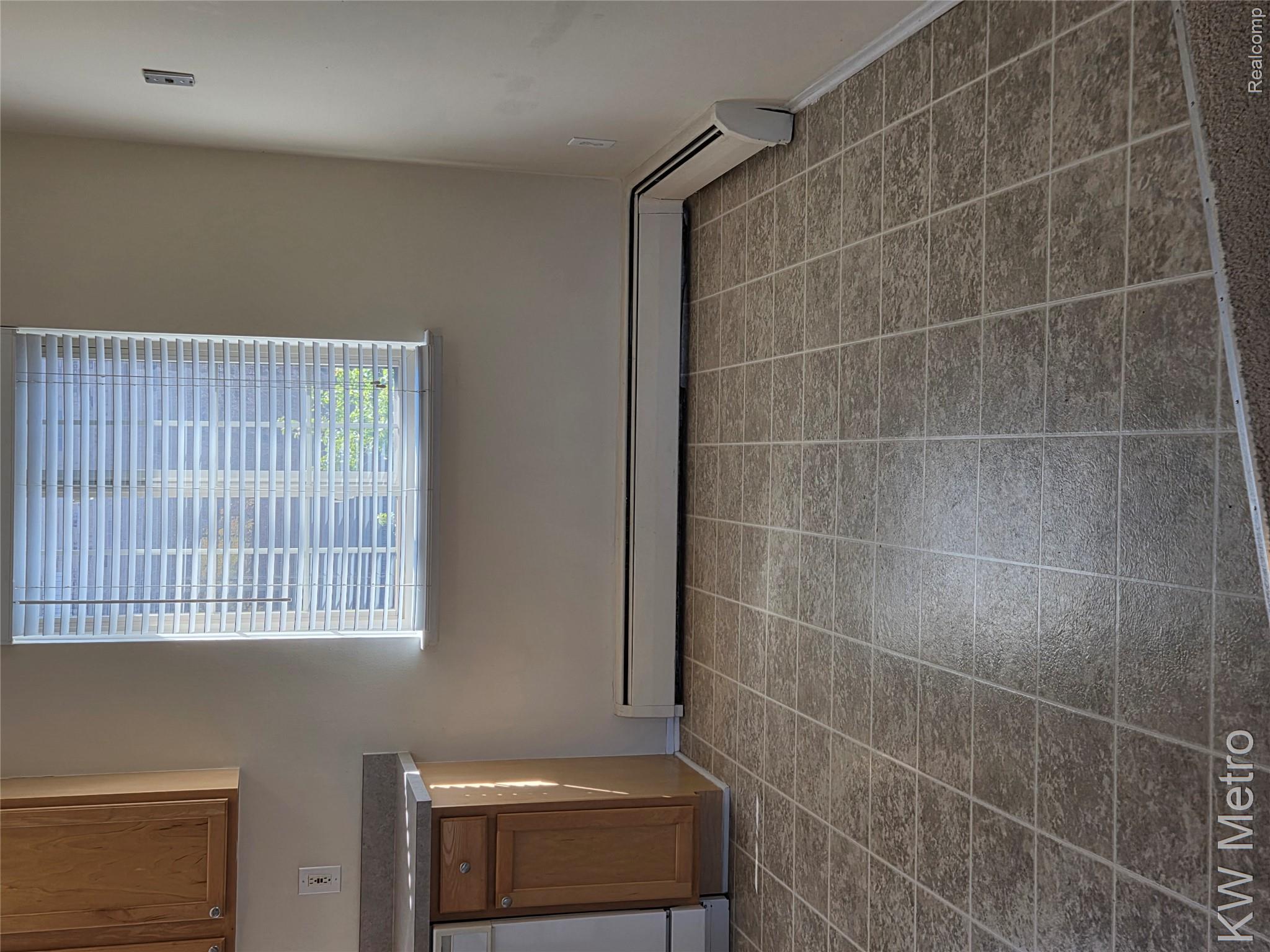 500 Romeo Road 122 Property Photo 4