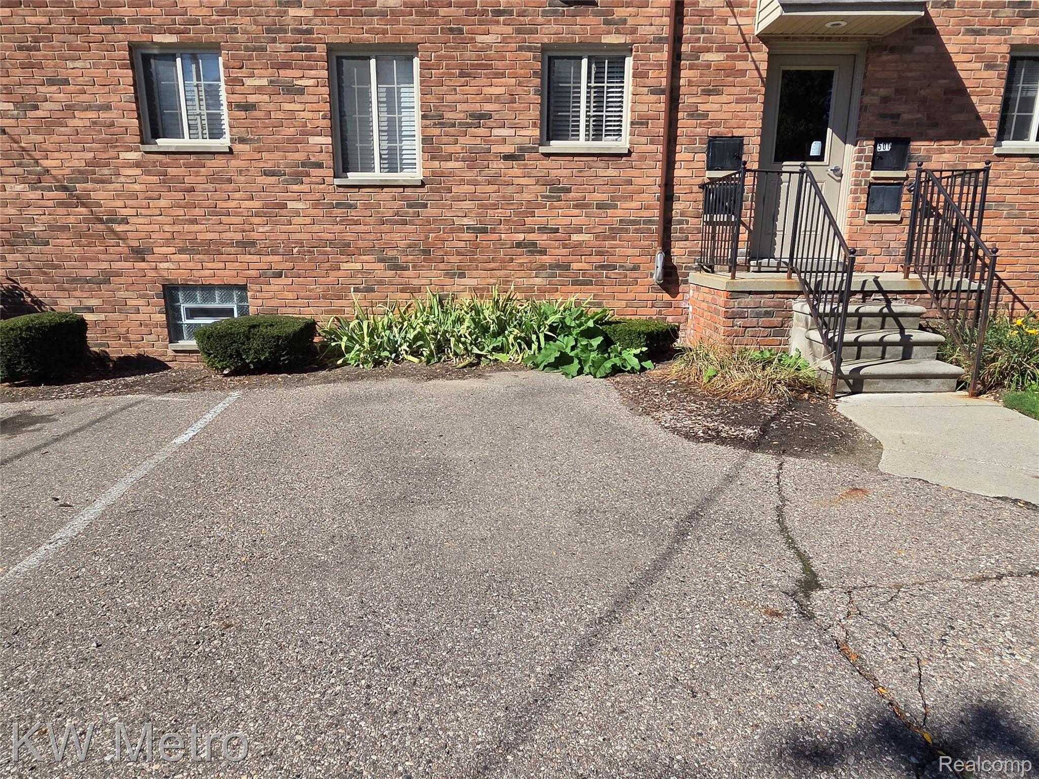500 Romeo Road 122 Property Photo 10