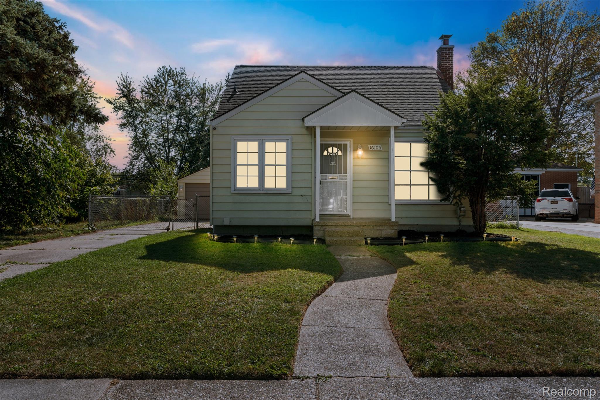 16106 Chesterfield Avenue Property Photo 1