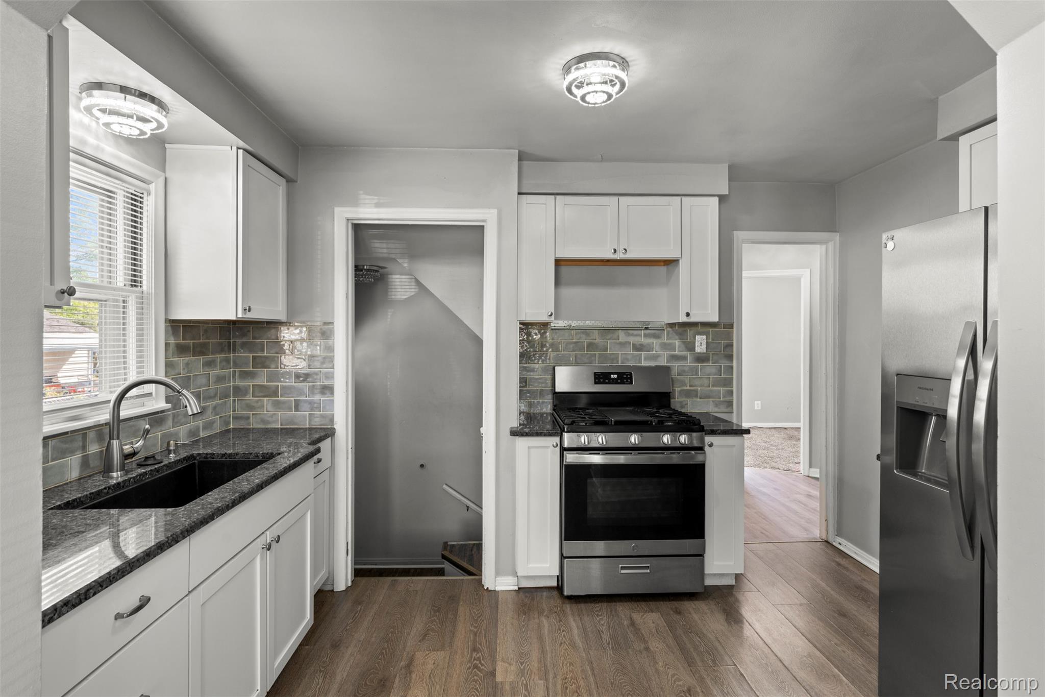 16106 Chesterfield Avenue Property Photo 8