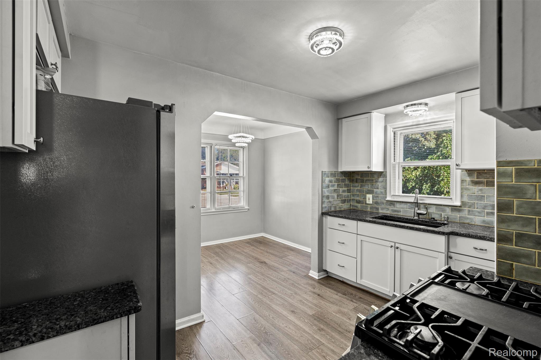 16106 Chesterfield Avenue Property Photo 9
