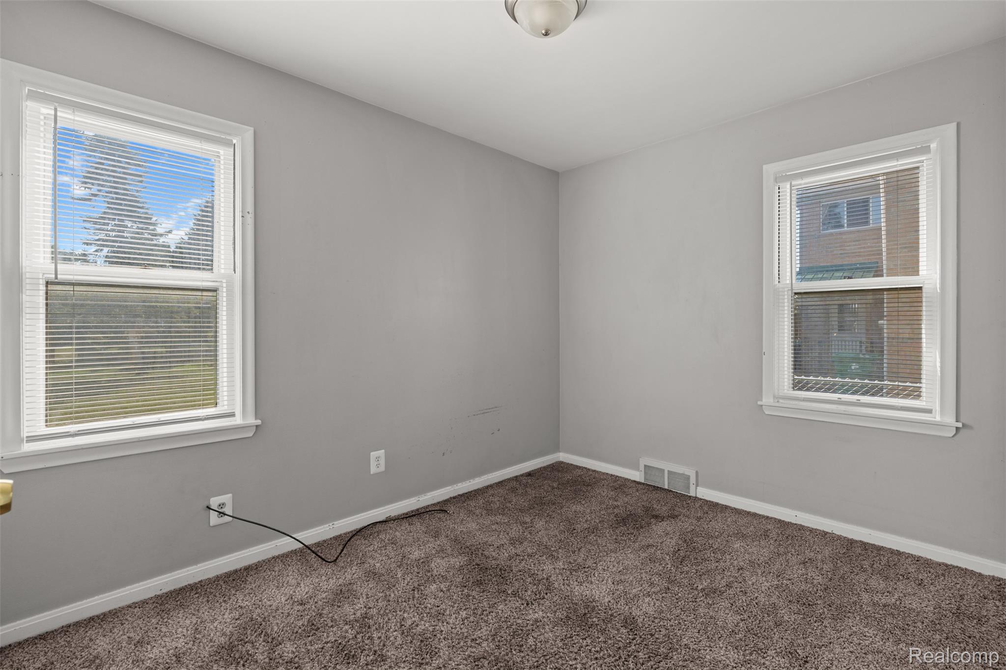 16106 Chesterfield Avenue Property Photo 10