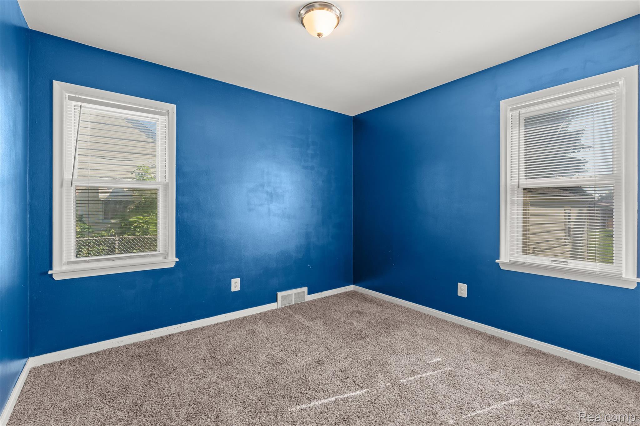 16106 Chesterfield Avenue Property Photo 12