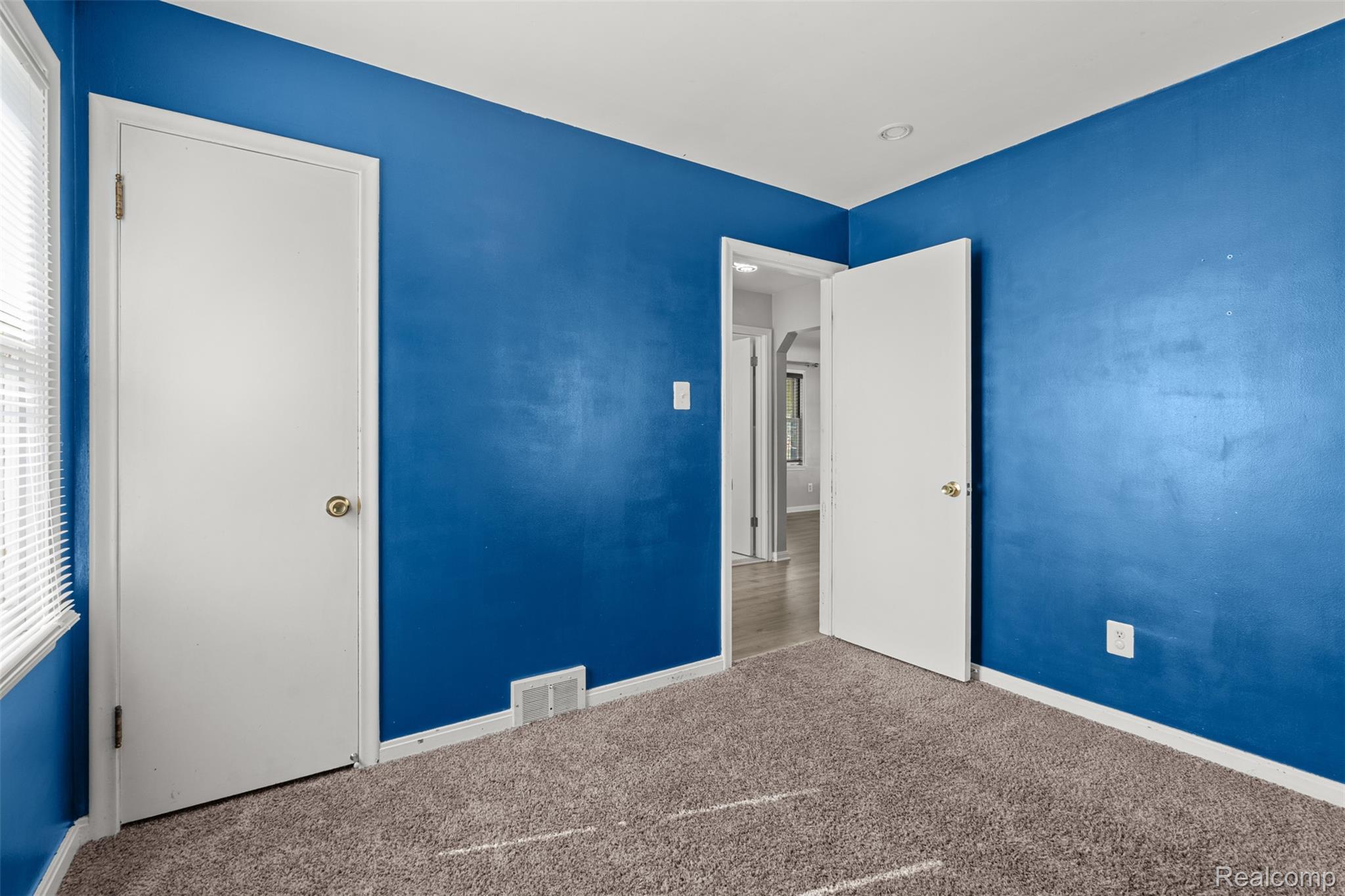 16106 Chesterfield Avenue Property Photo 13