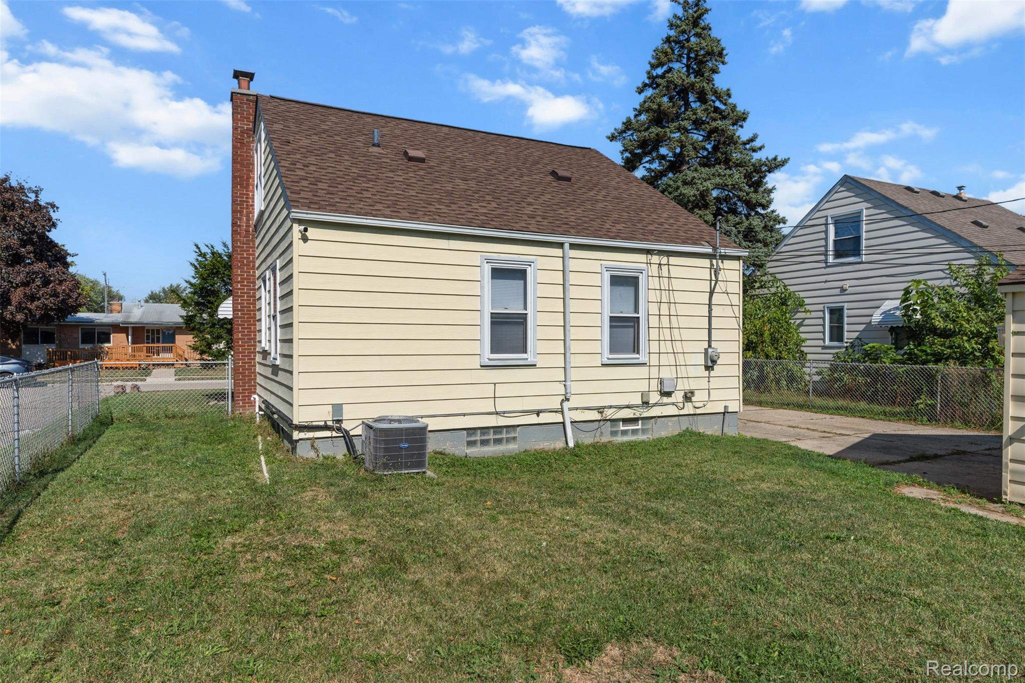 16106 Chesterfield Avenue Property Photo 20