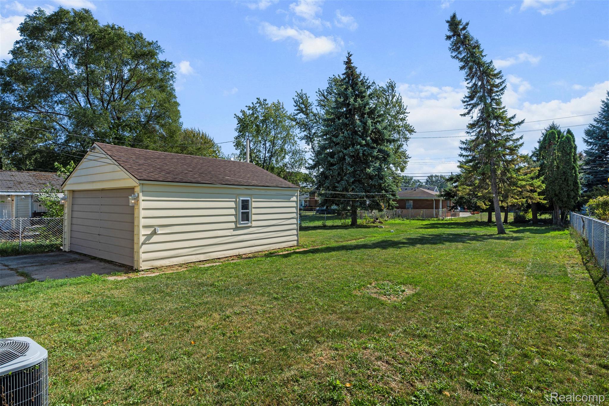 16106 Chesterfield Avenue Property Photo 24