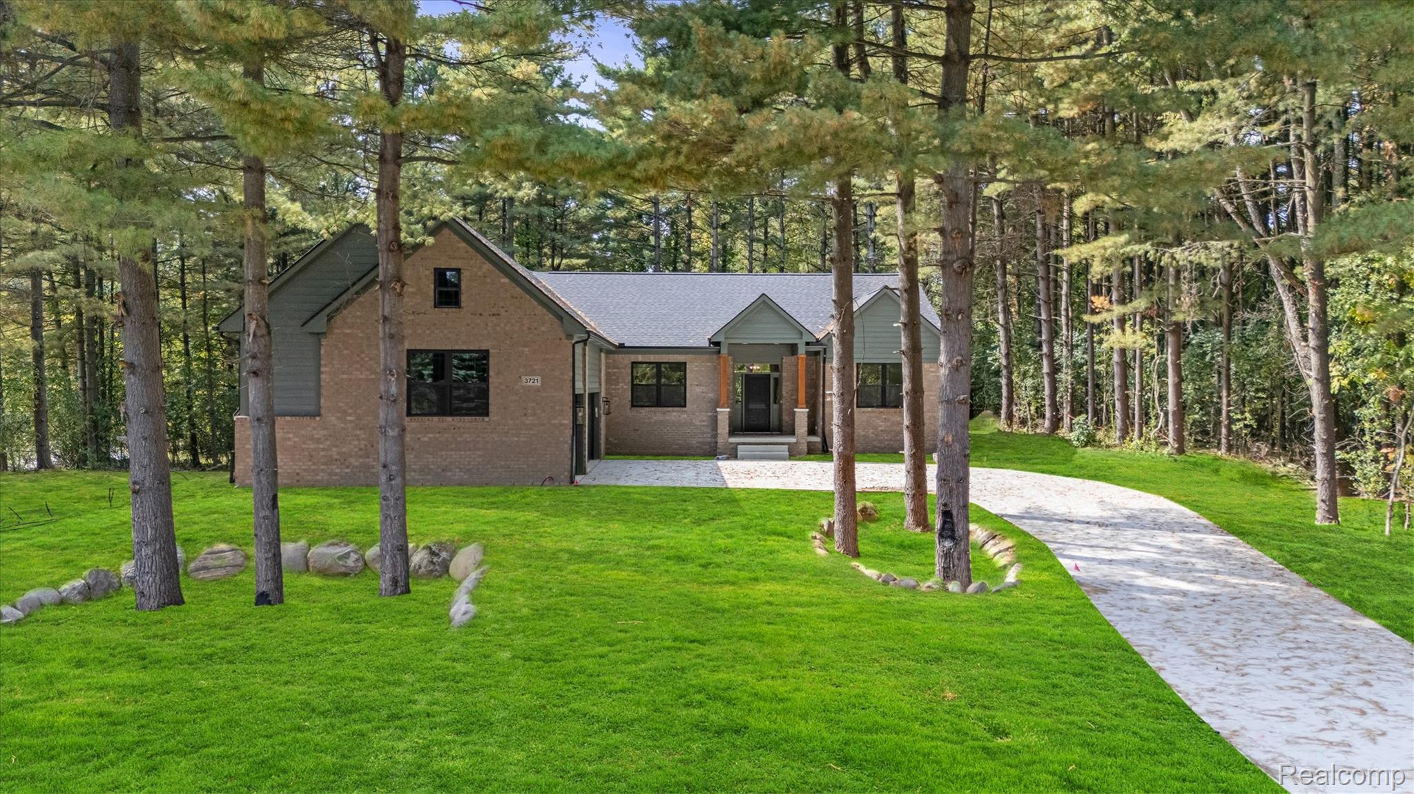 3743 Kerriel Court Property Photo 1