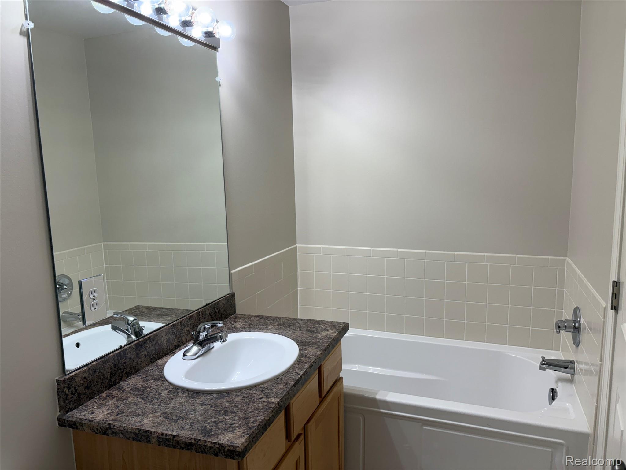 3178 Camden Drive 83 Property Photo 19
