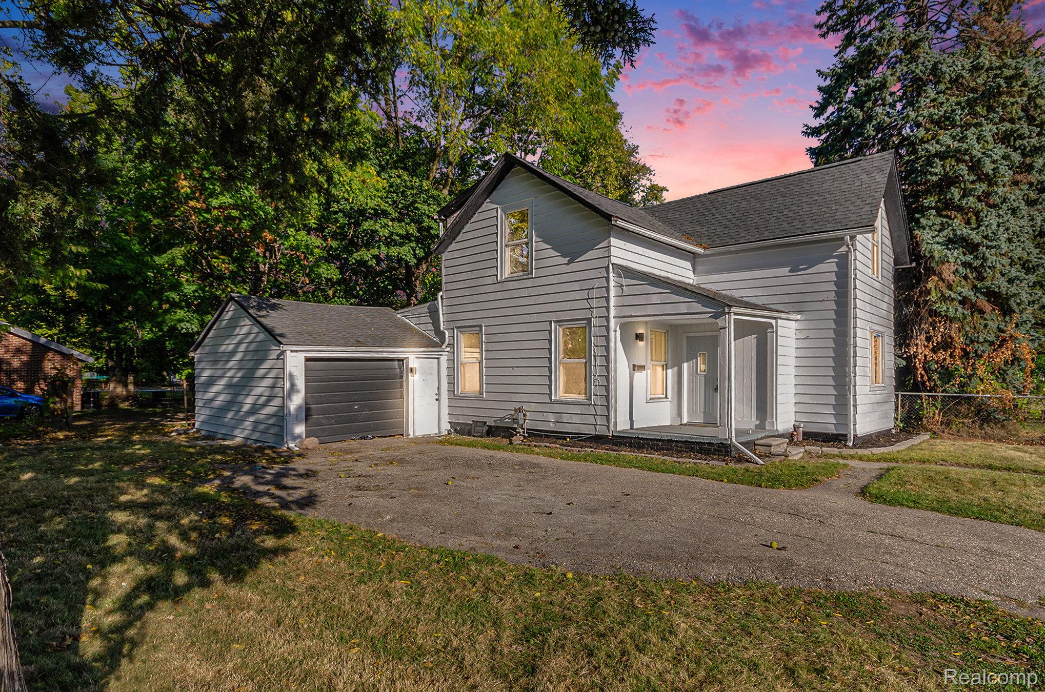 11 S Gratiot Avenue Property Photo 1