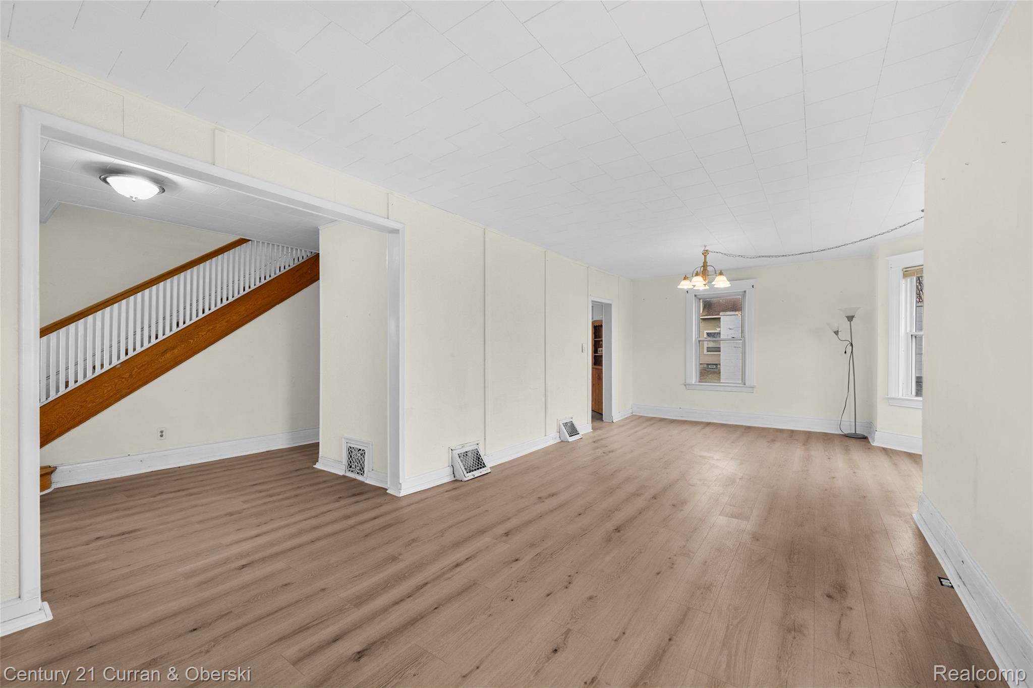 902 S Washington Avenue Property Photo 4