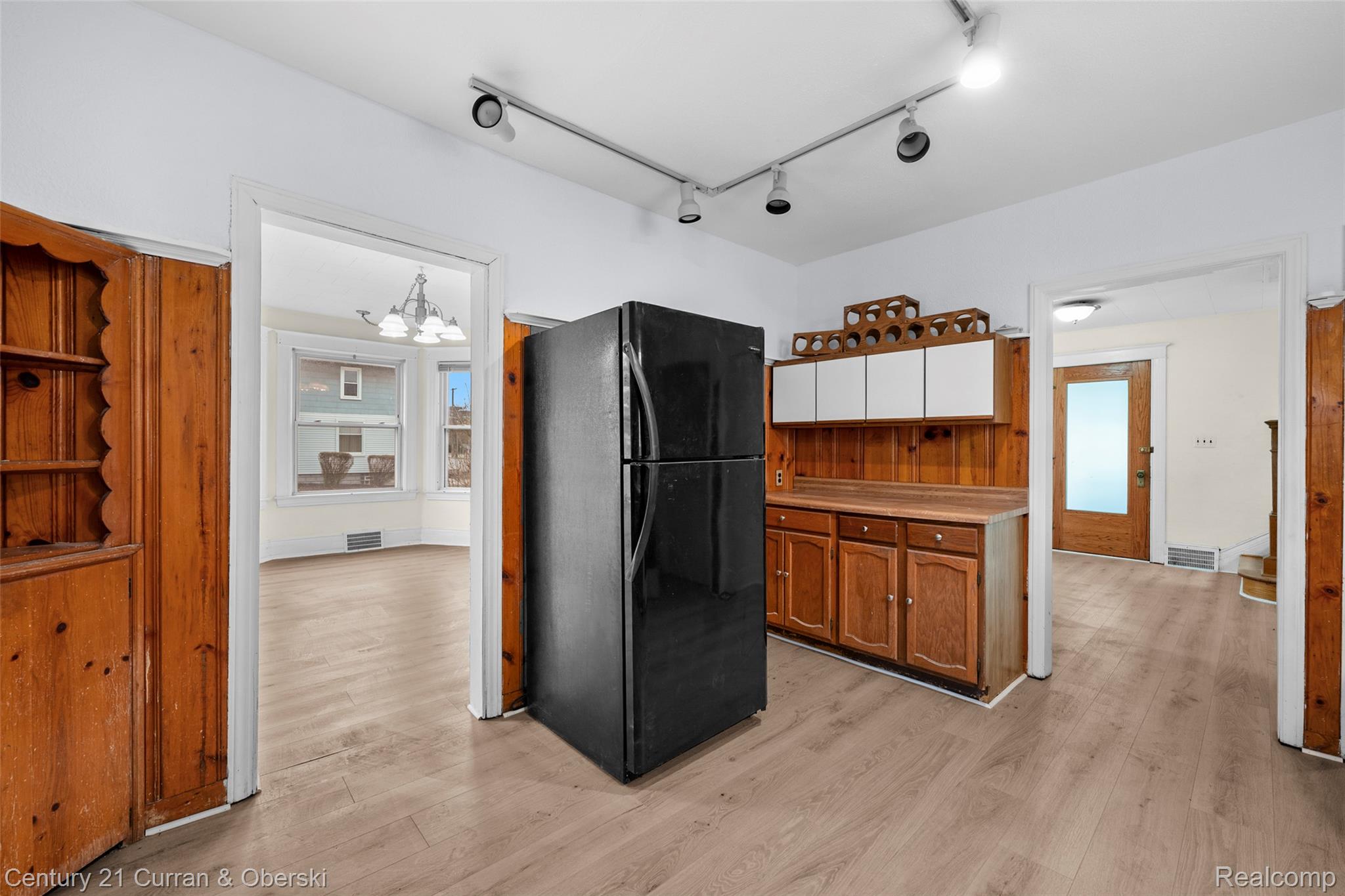 902 S Washington Avenue Property Photo 8