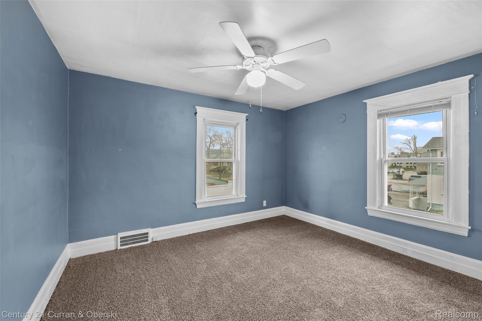 902 S Washington Avenue Property Photo 12