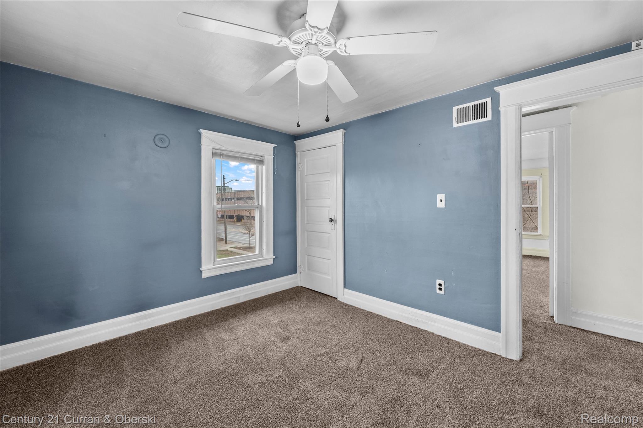 902 S Washington Avenue Property Photo 13
