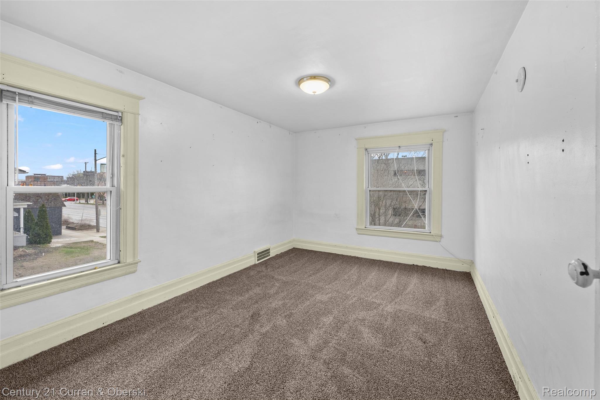 902 S Washington Avenue Property Photo 14