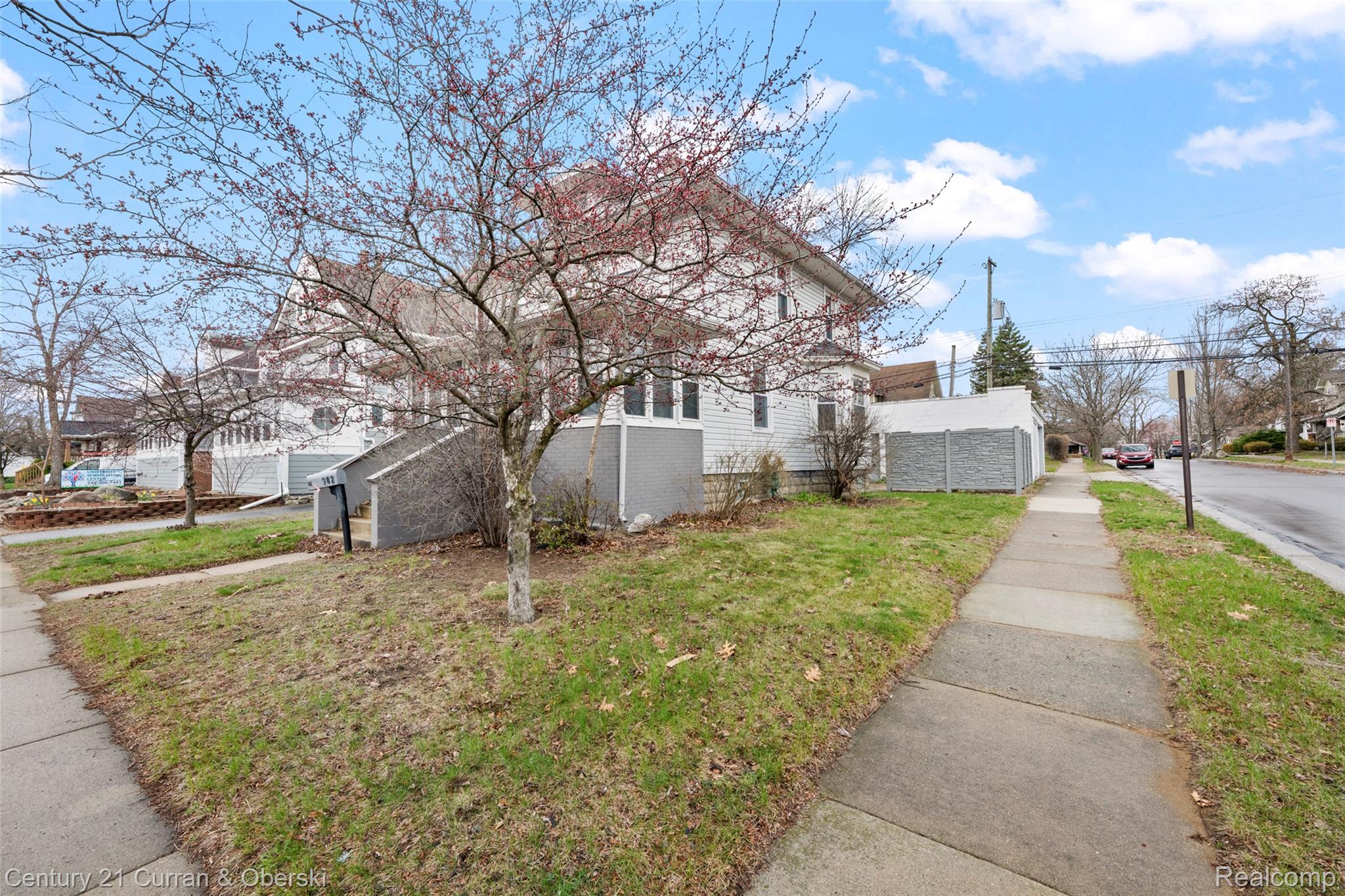 902 S Washington Avenue Property Photo 16