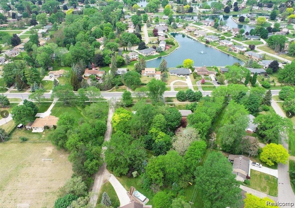 5961 Woodmire Property Photo 8