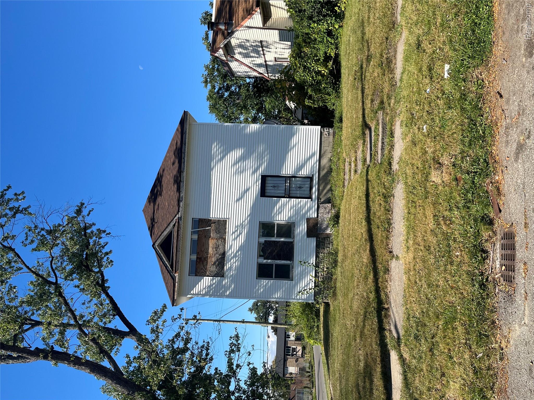12201-03 HARTWELL Street Property Photo 1