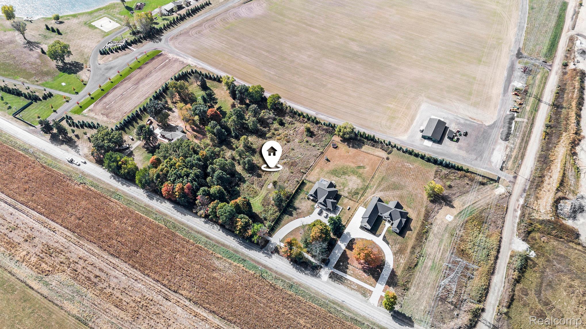 65723 Mound Road Property Photo 4