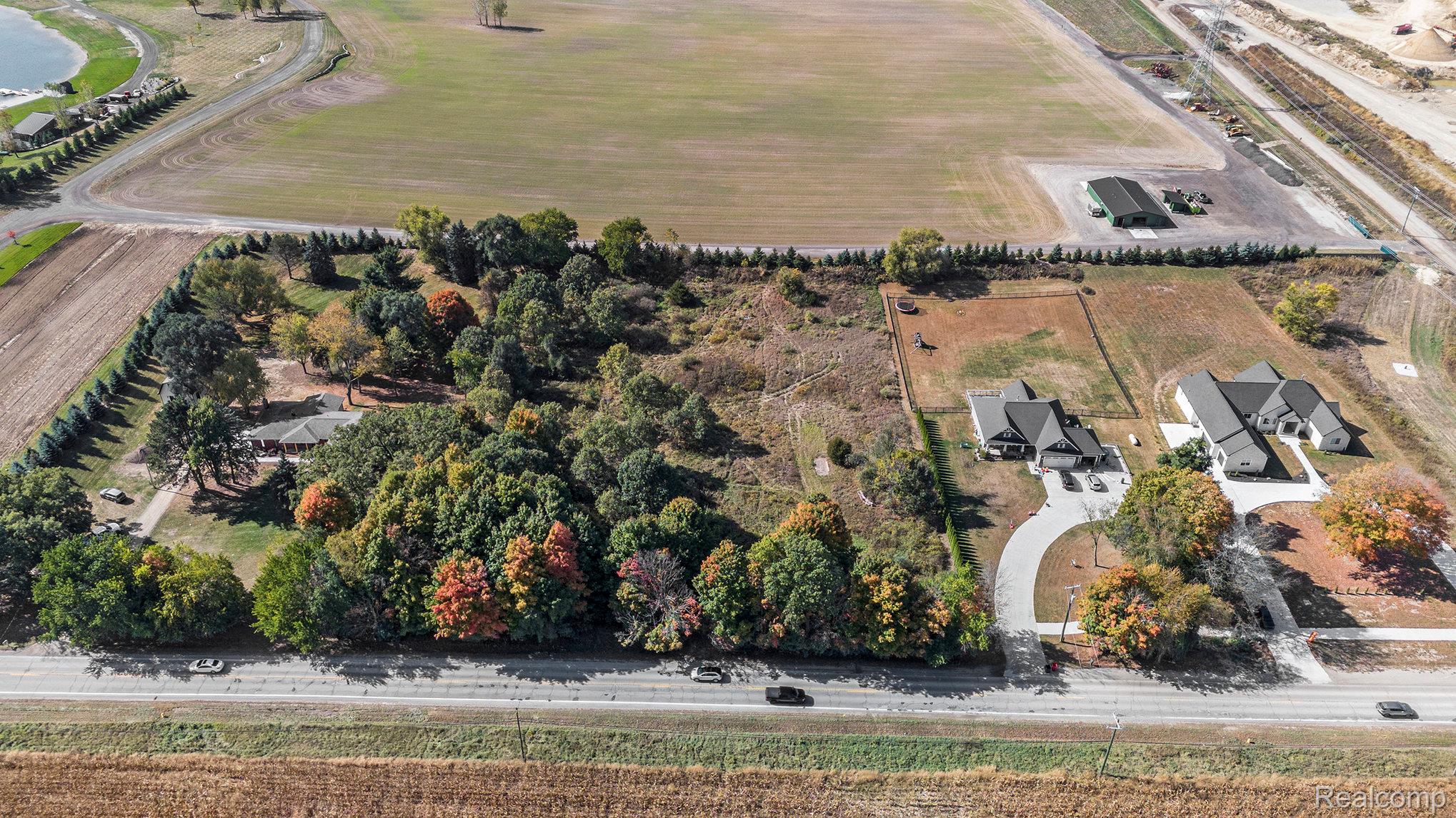 65723 Mound Road Property Photo 5