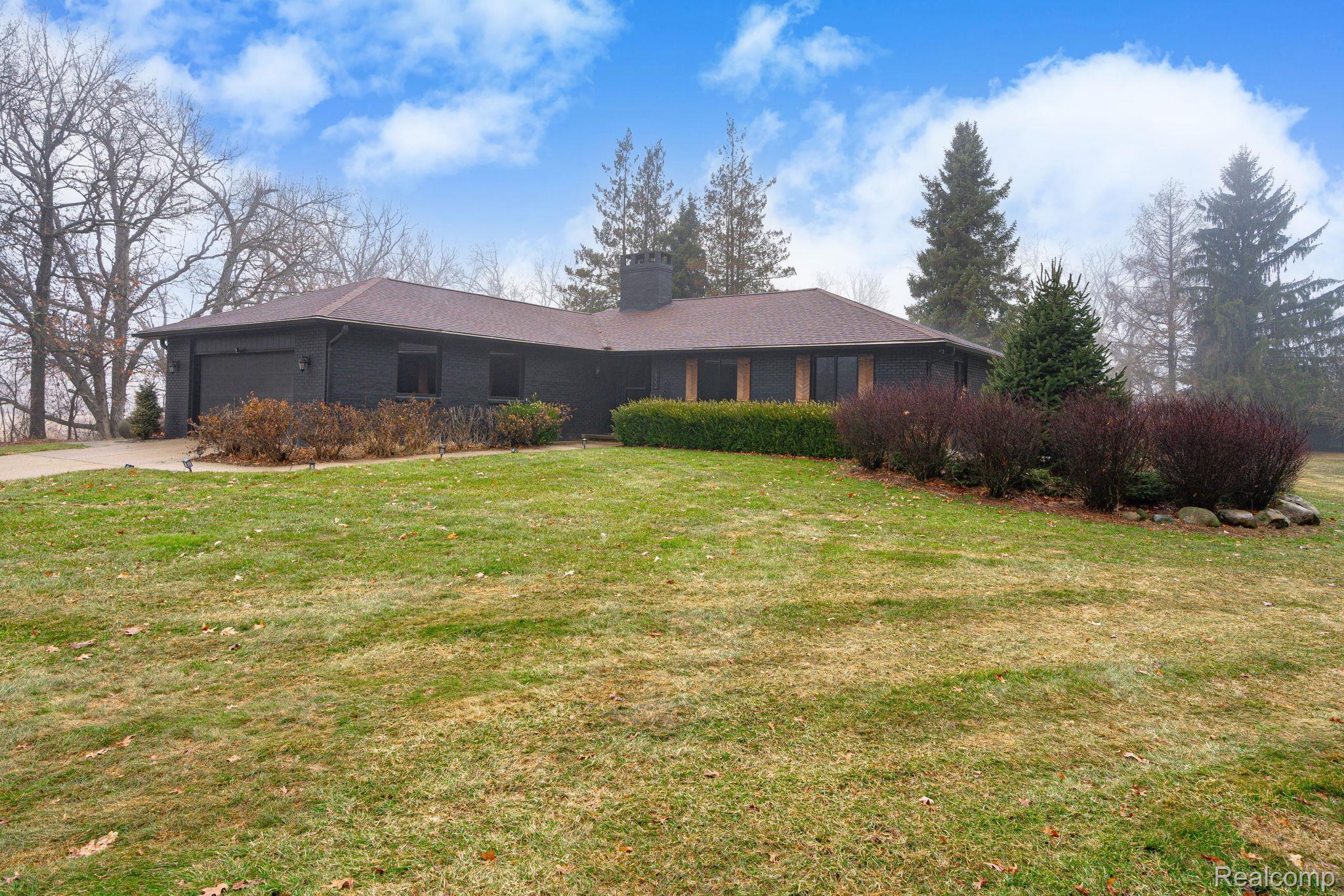 6803 Napoleon Road Property Photo 2