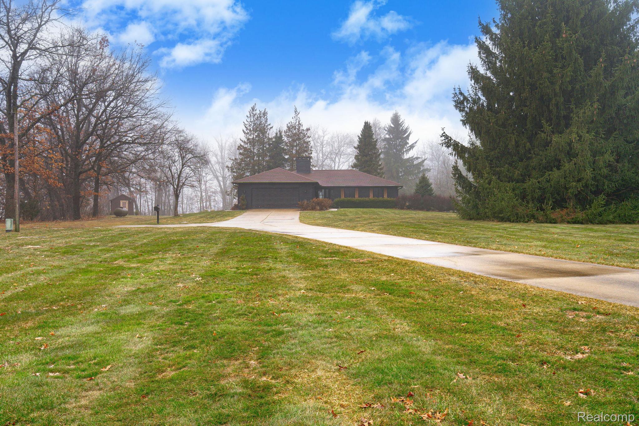 6803 Napoleon Road Property Photo 3