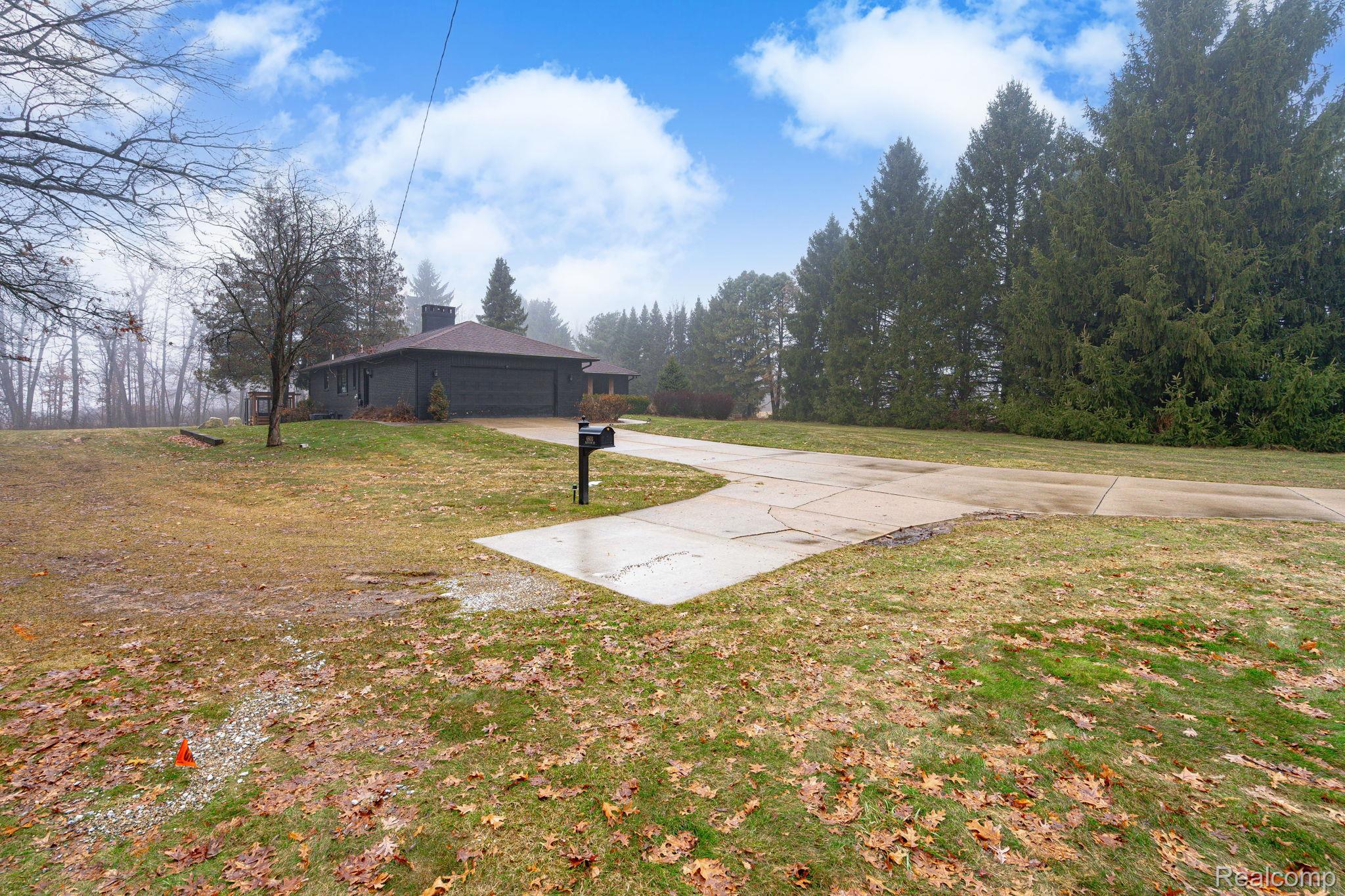 6803 Napoleon Road Property Photo 4