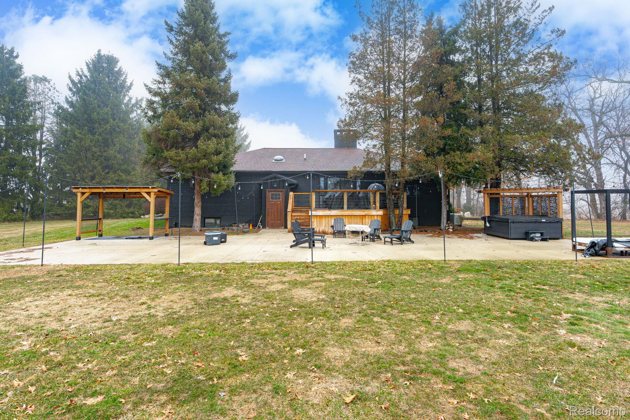 6803 Napoleon Road Property Photo 6