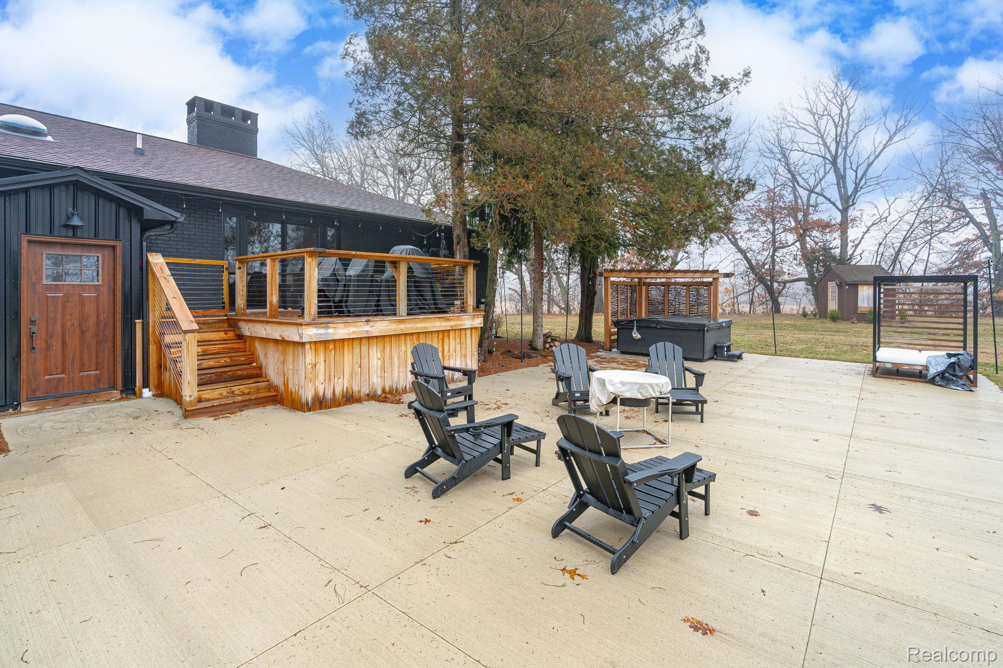 6803 Napoleon Road Property Photo 7