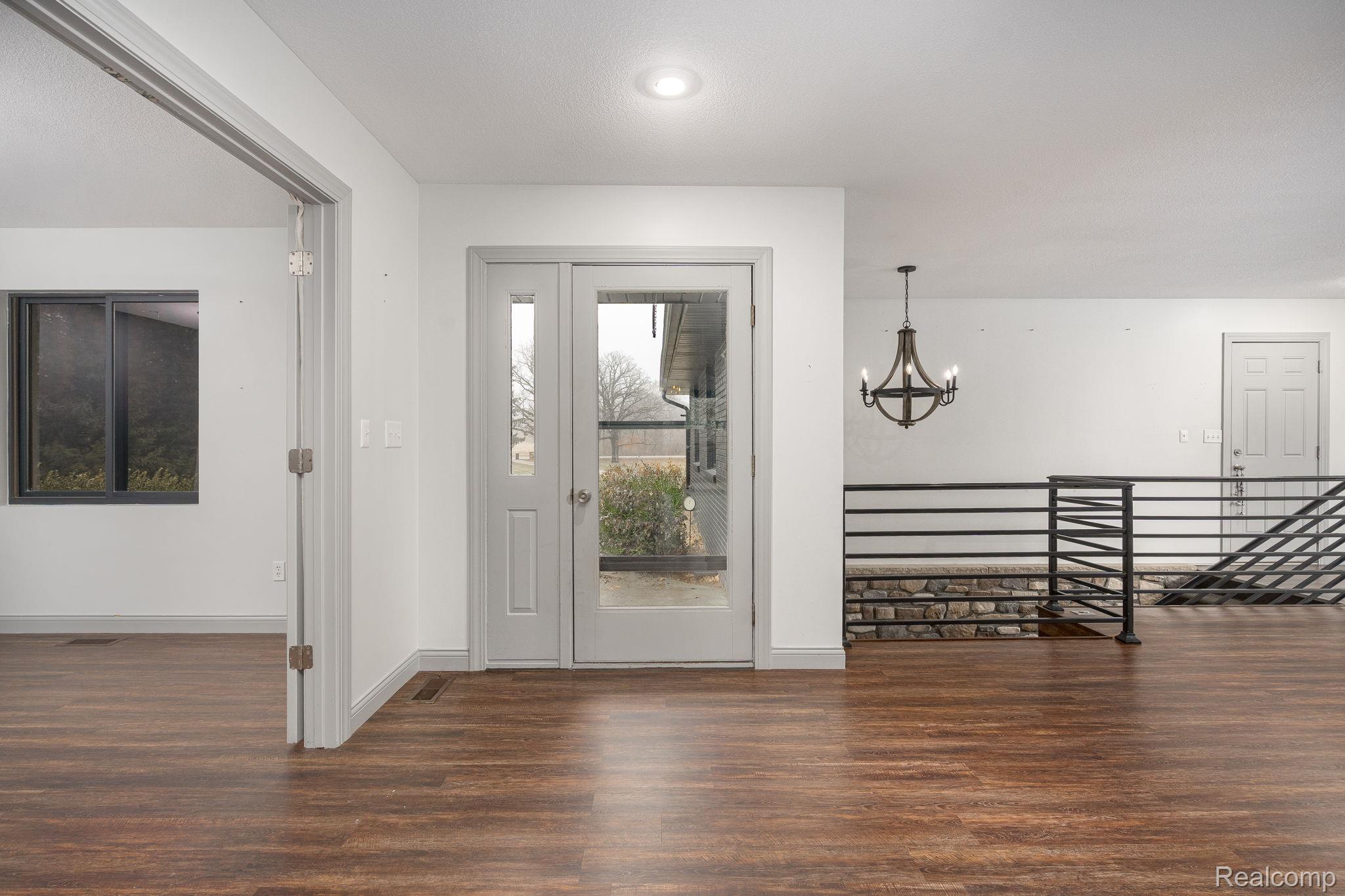 6803 Napoleon Road Property Photo 15