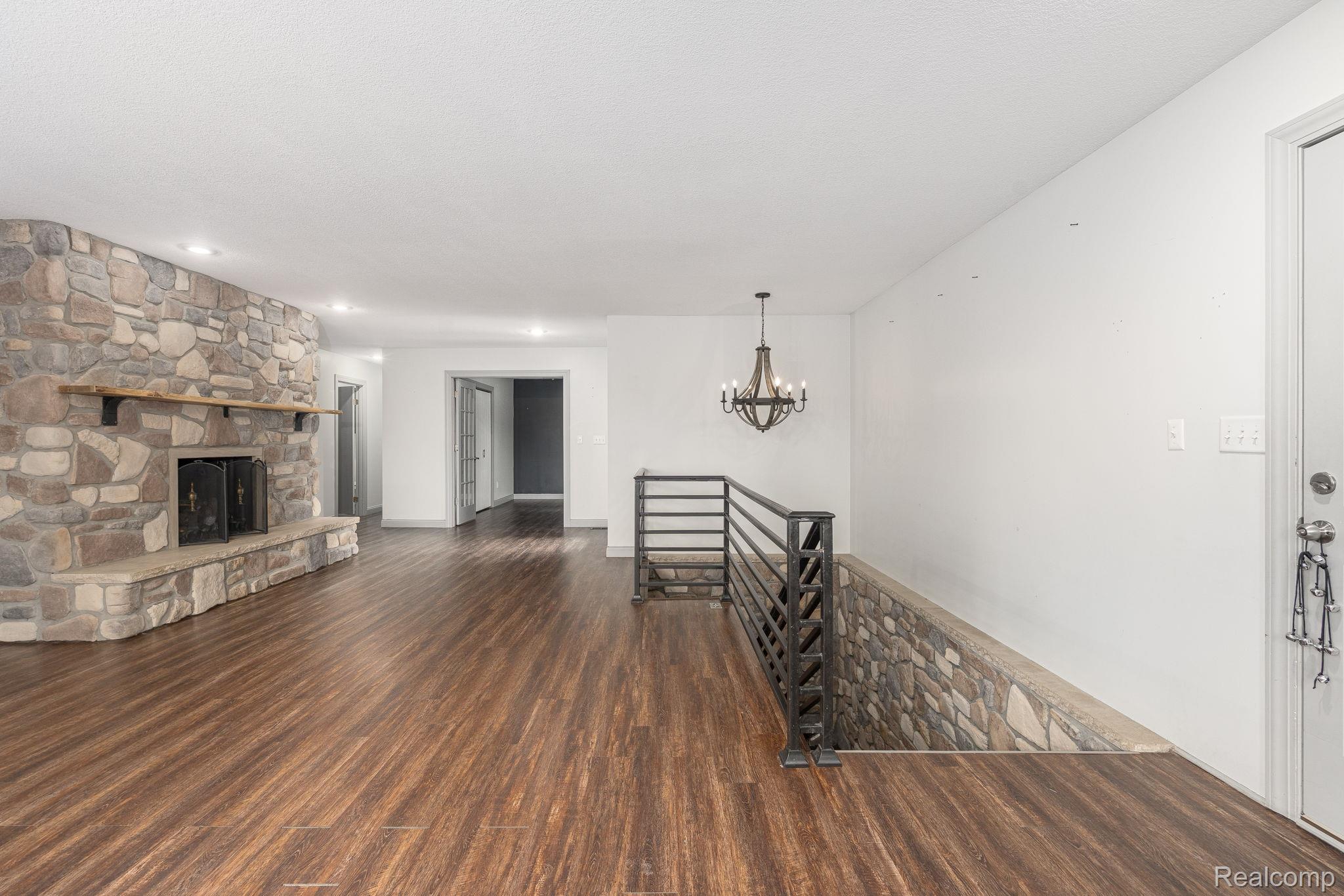 6803 Napoleon Road Property Photo 16