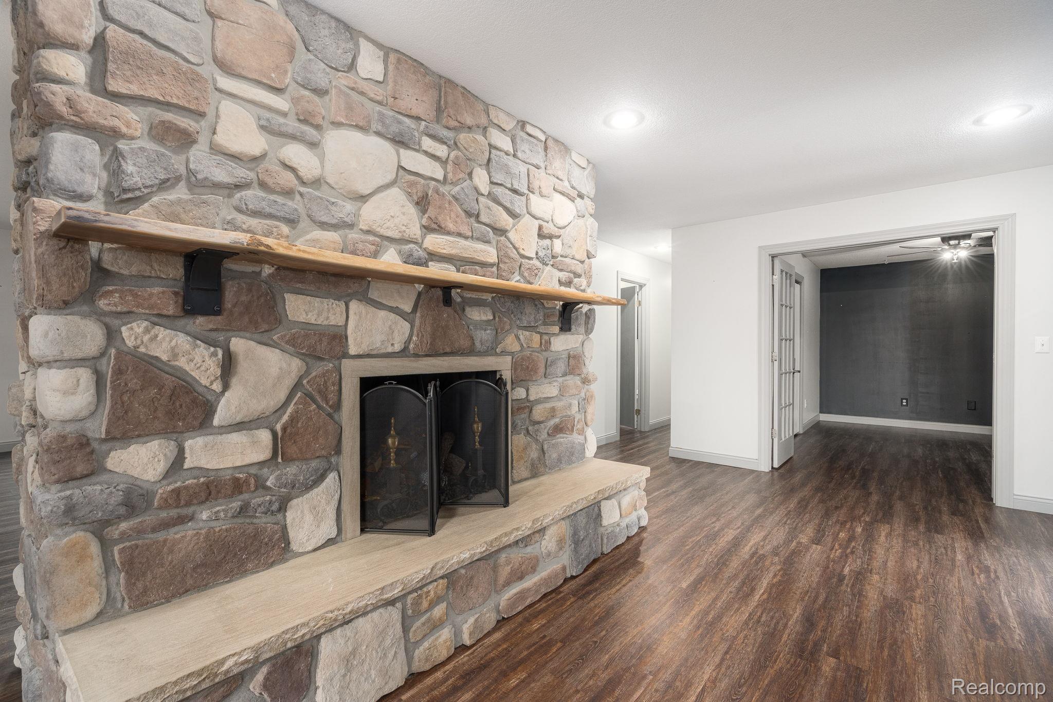 6803 Napoleon Road Property Photo 18