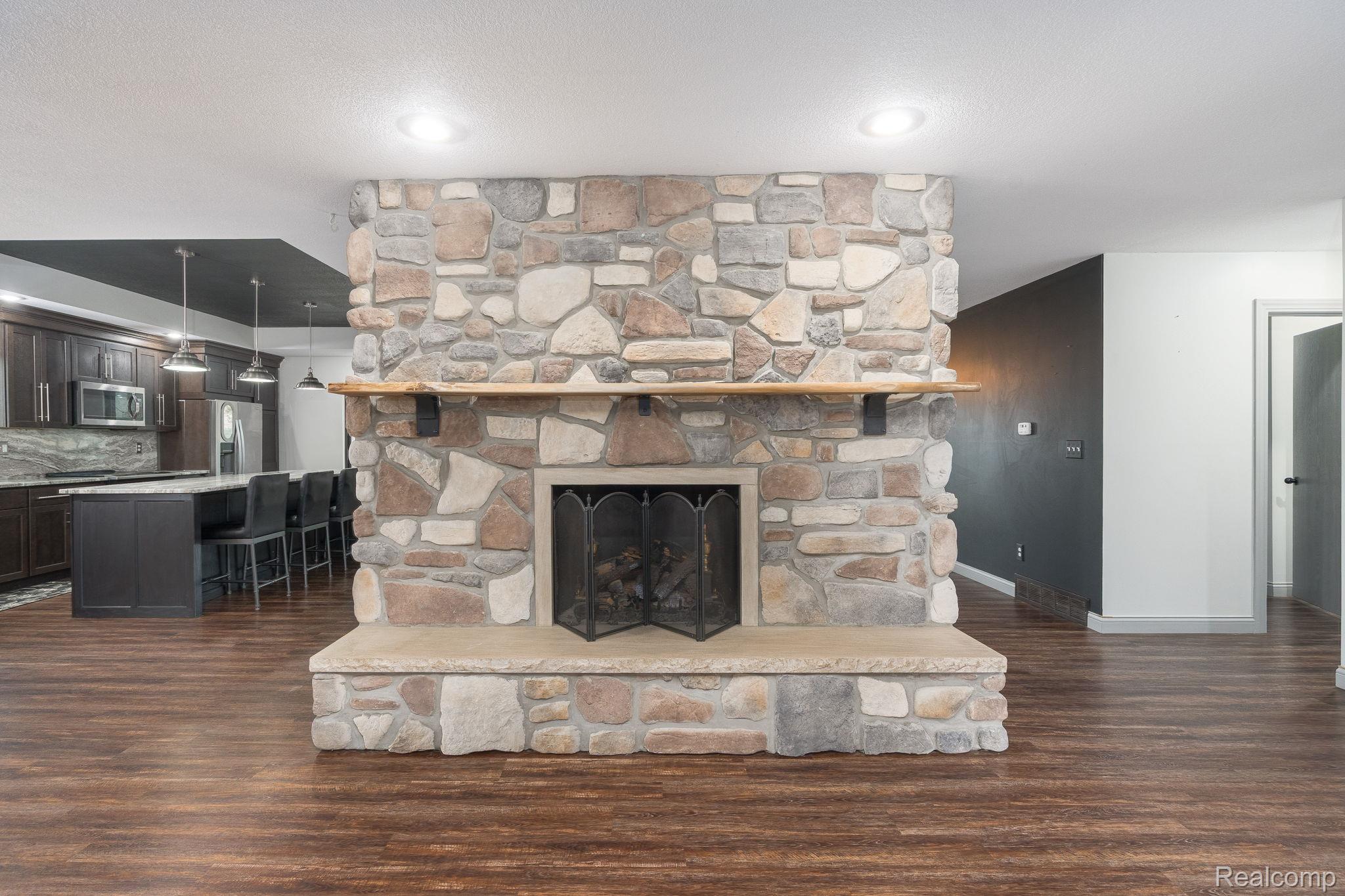6803 Napoleon Road Property Photo 19