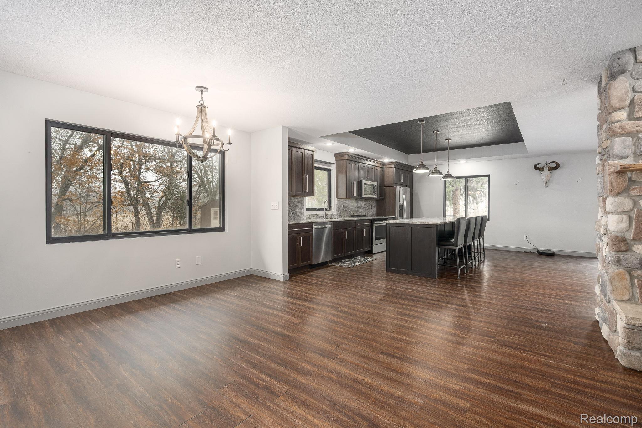 6803 Napoleon Road Property Photo 20
