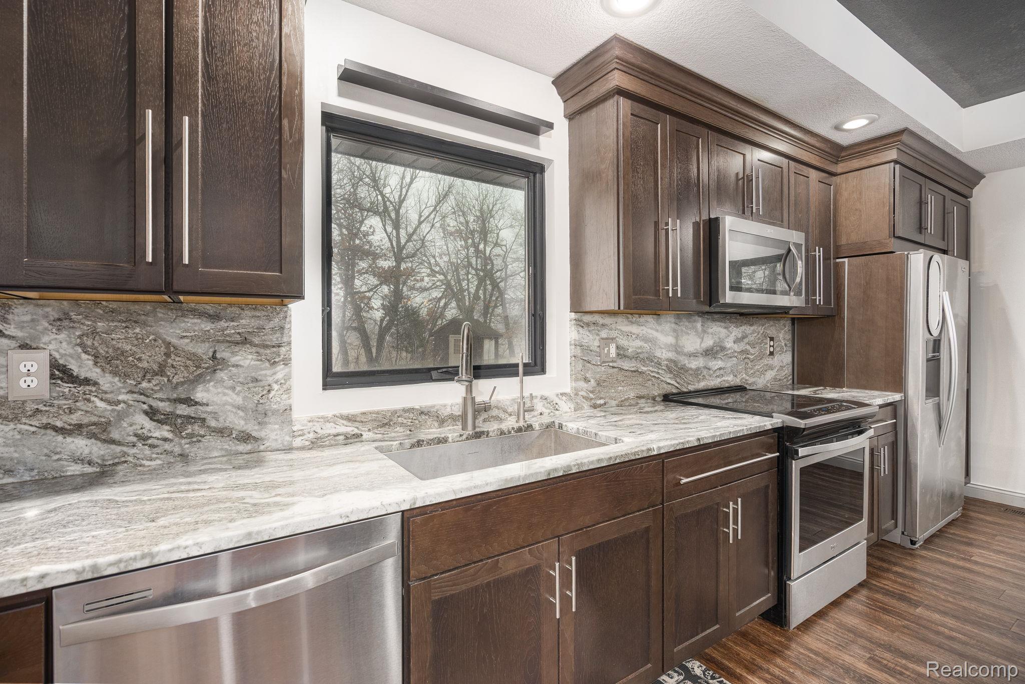 6803 Napoleon Road Property Photo 23
