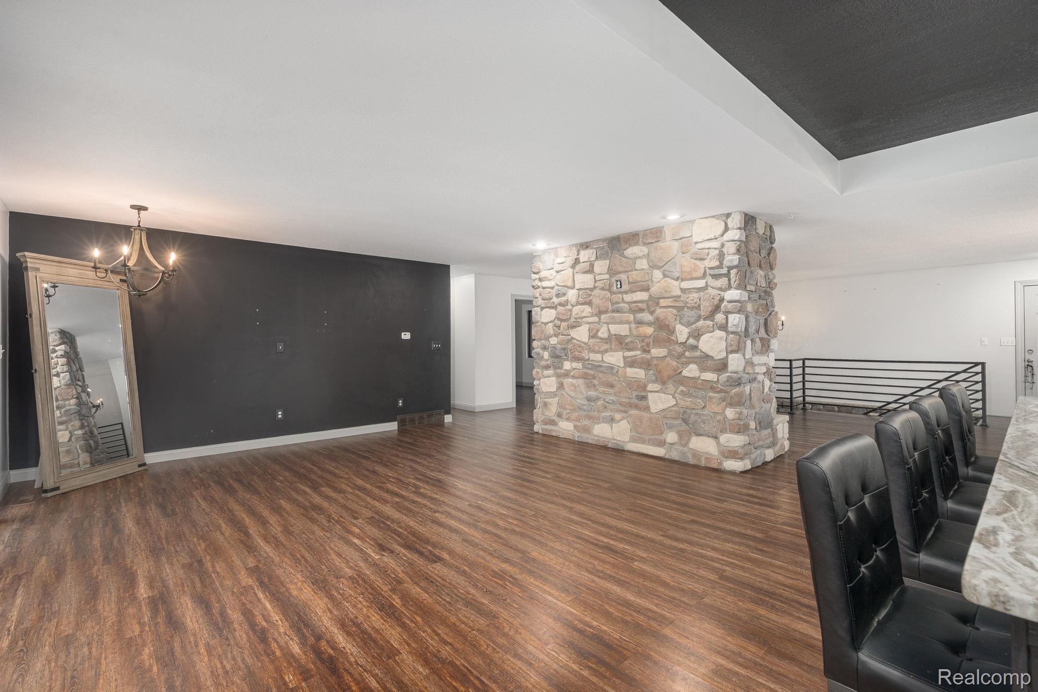 6803 Napoleon Road Property Photo 28