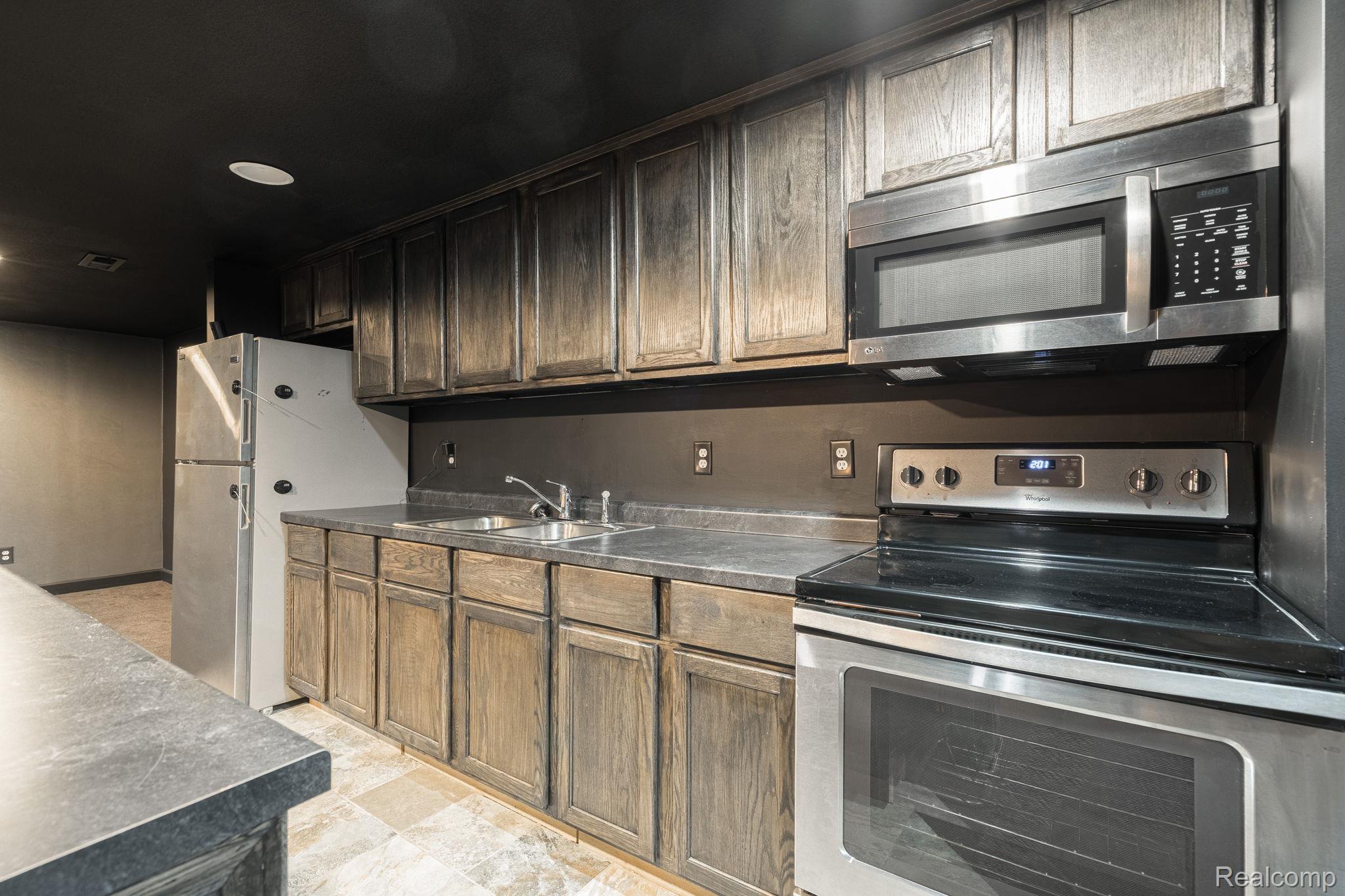 6803 Napoleon Road Property Photo 43