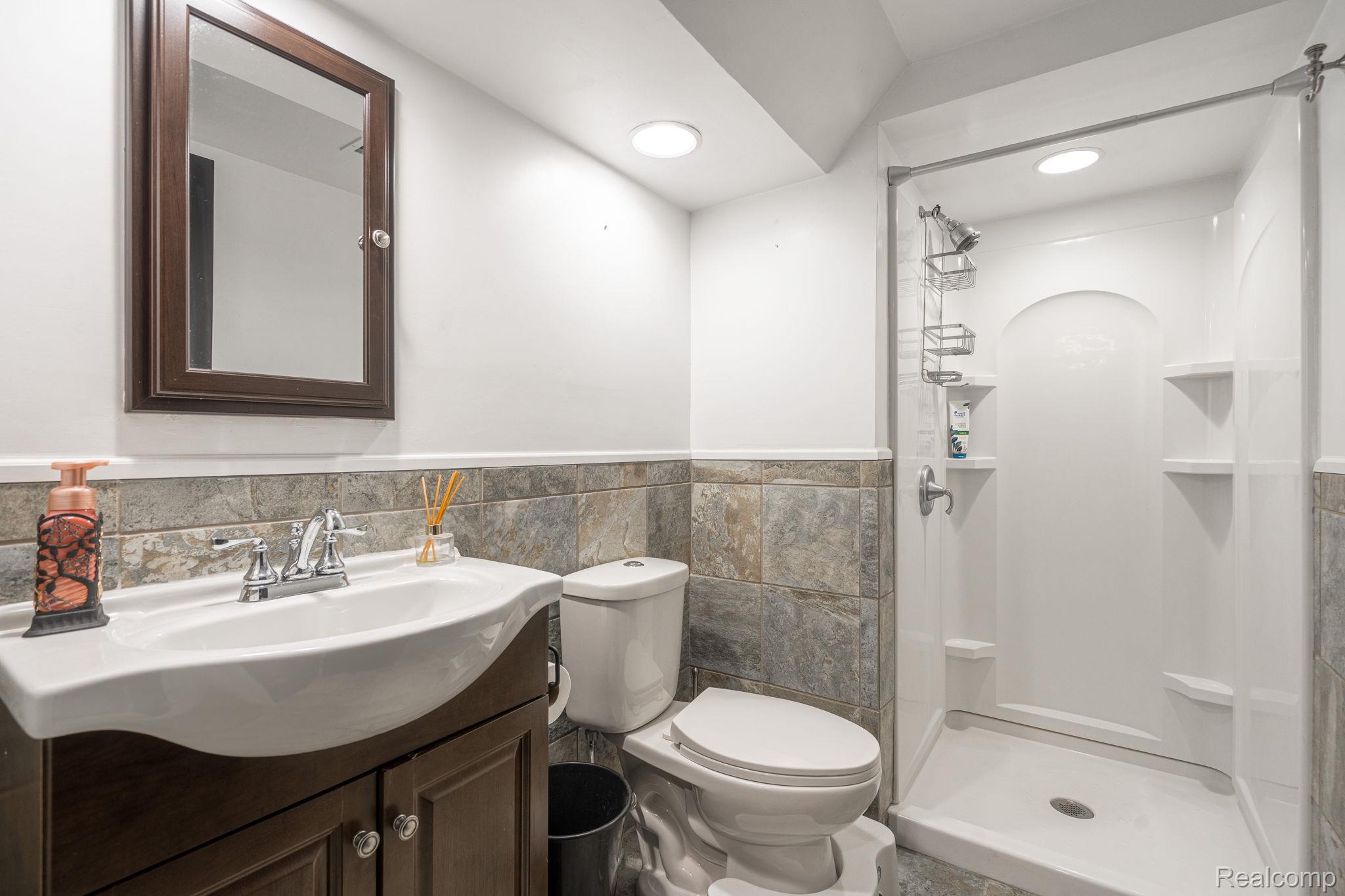 6803 Napoleon Road Property Photo 54