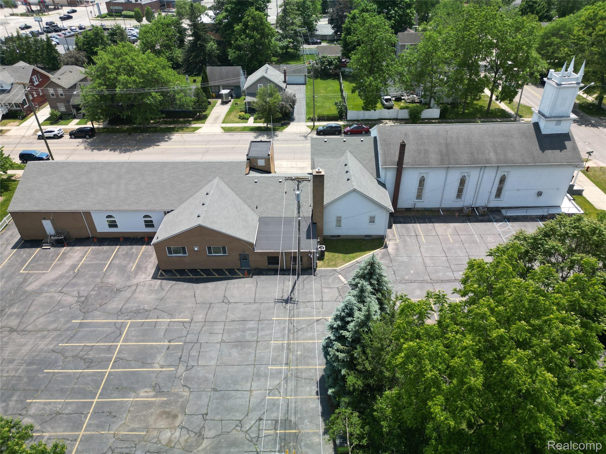 45504 Cass Avenue Property Photo 4