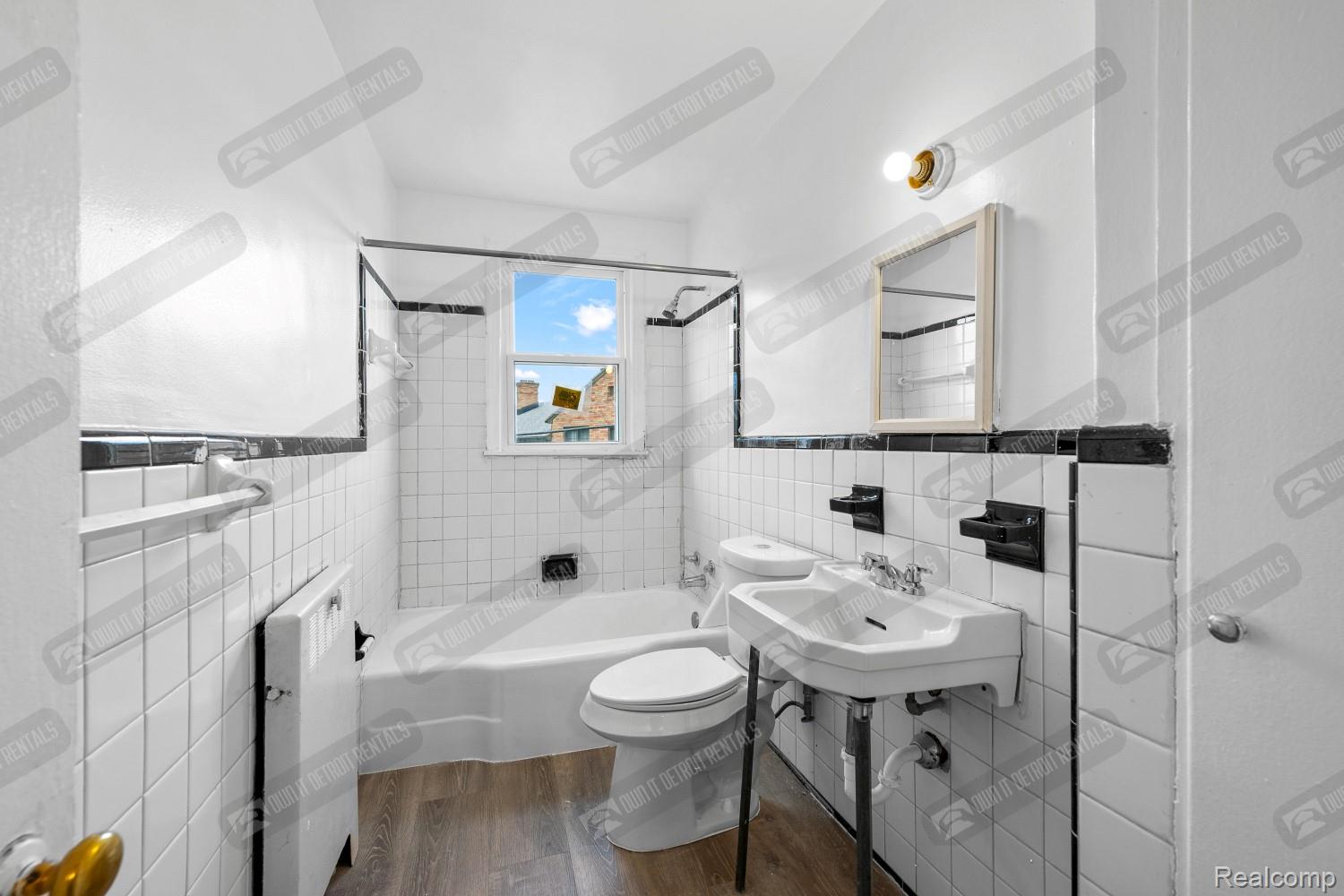 1000 Merton #5 Road Property Photo 13