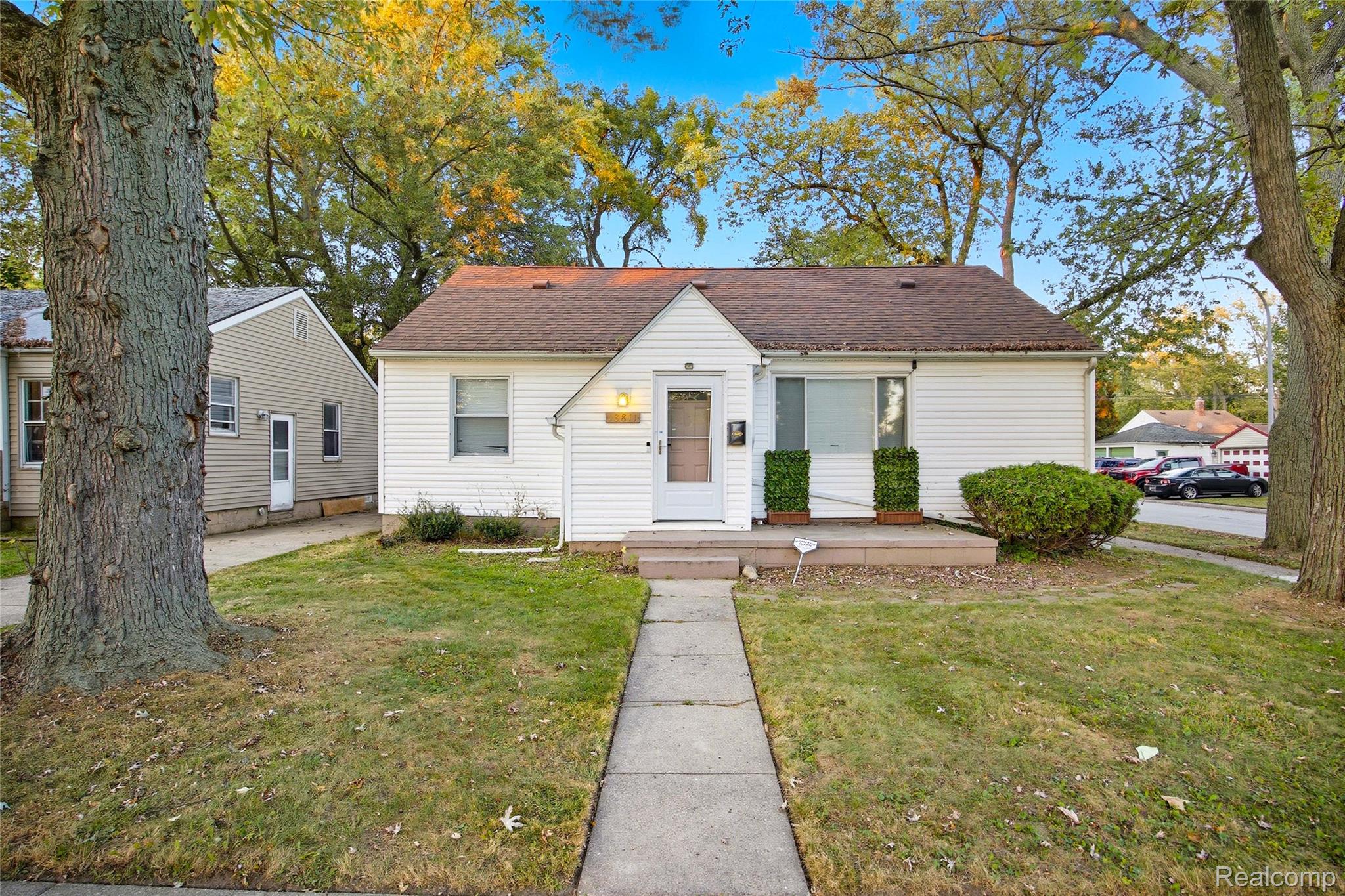 18811 Washtenaw Property Photo 1