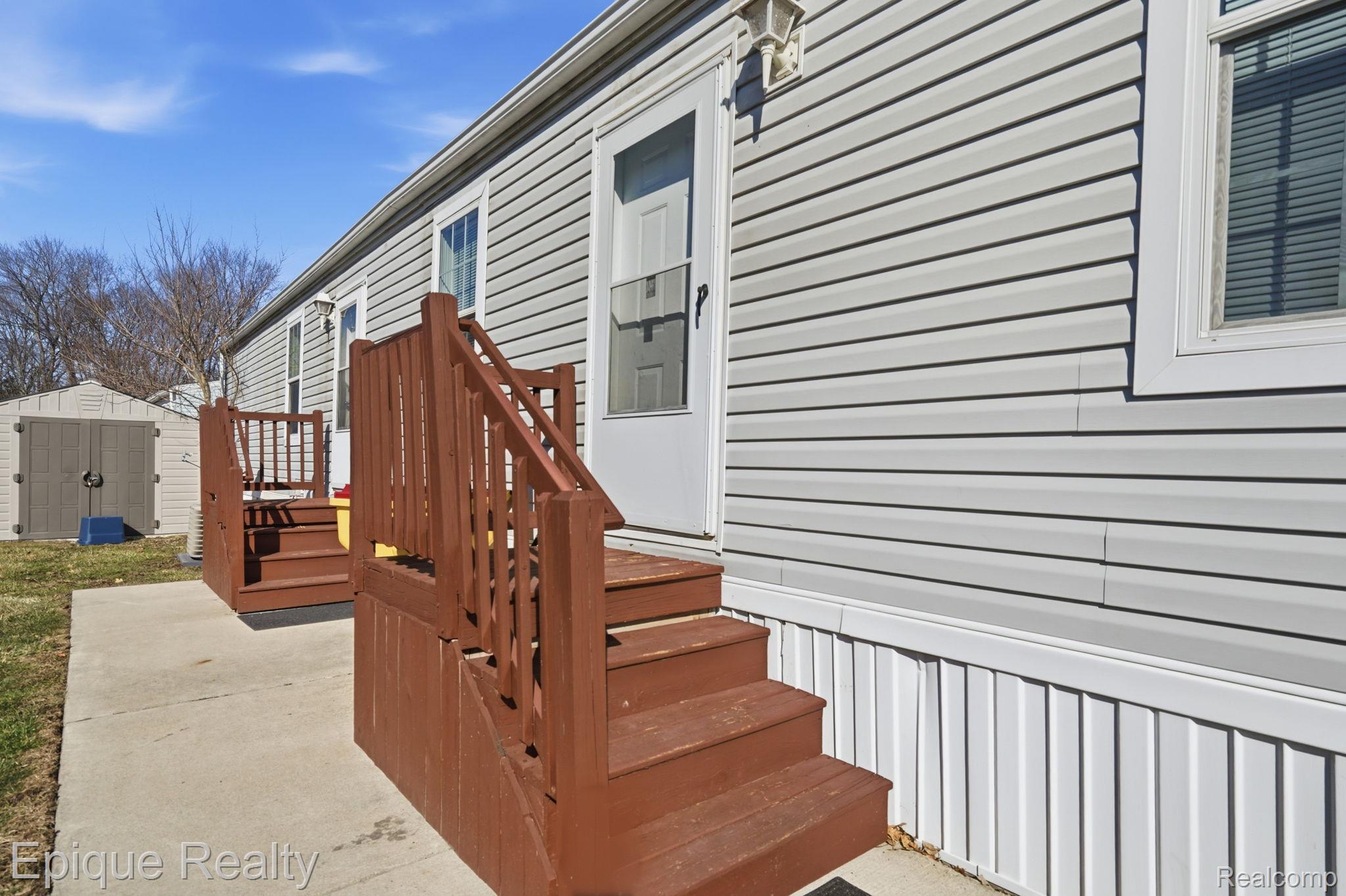 16031 Beech Daly Road Property Photo 2