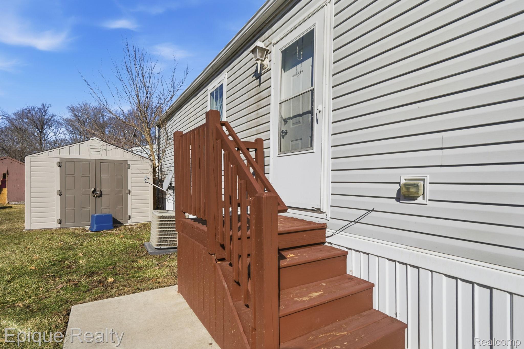 16031 Beech Daly Road Property Photo 3