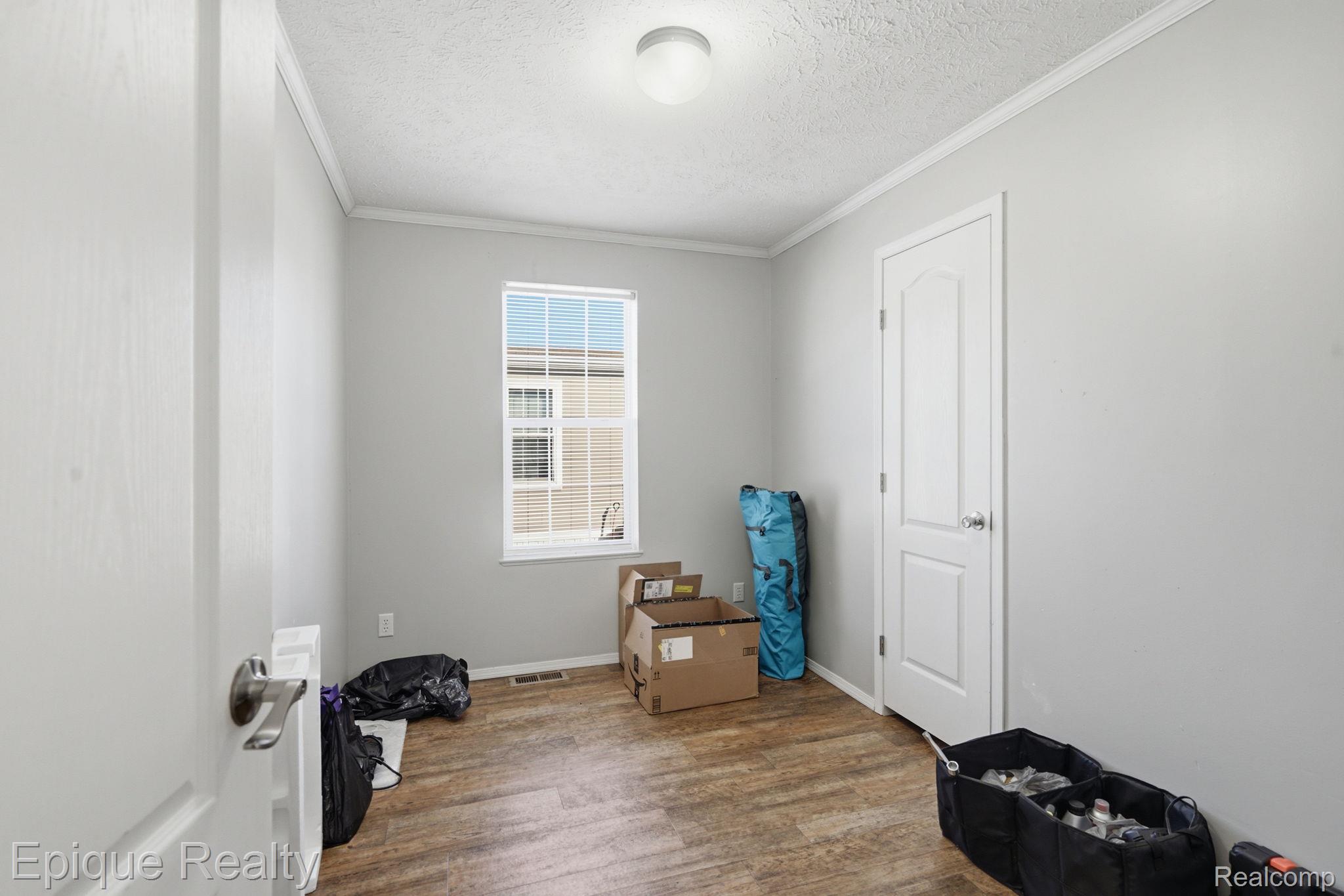 16031 Beech Daly Road Property Photo 16