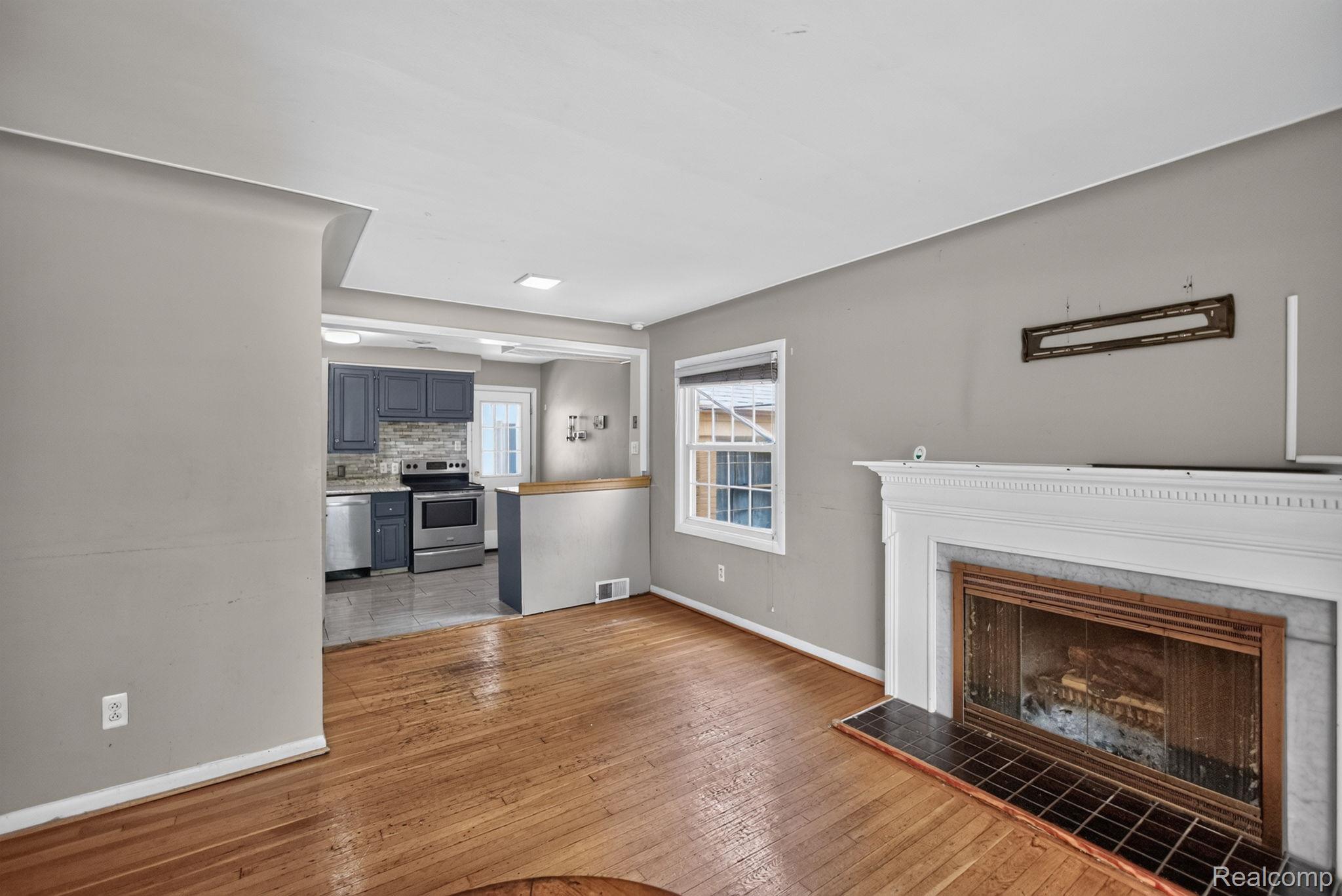 28025 Sunset Boulevard Property Photo 4