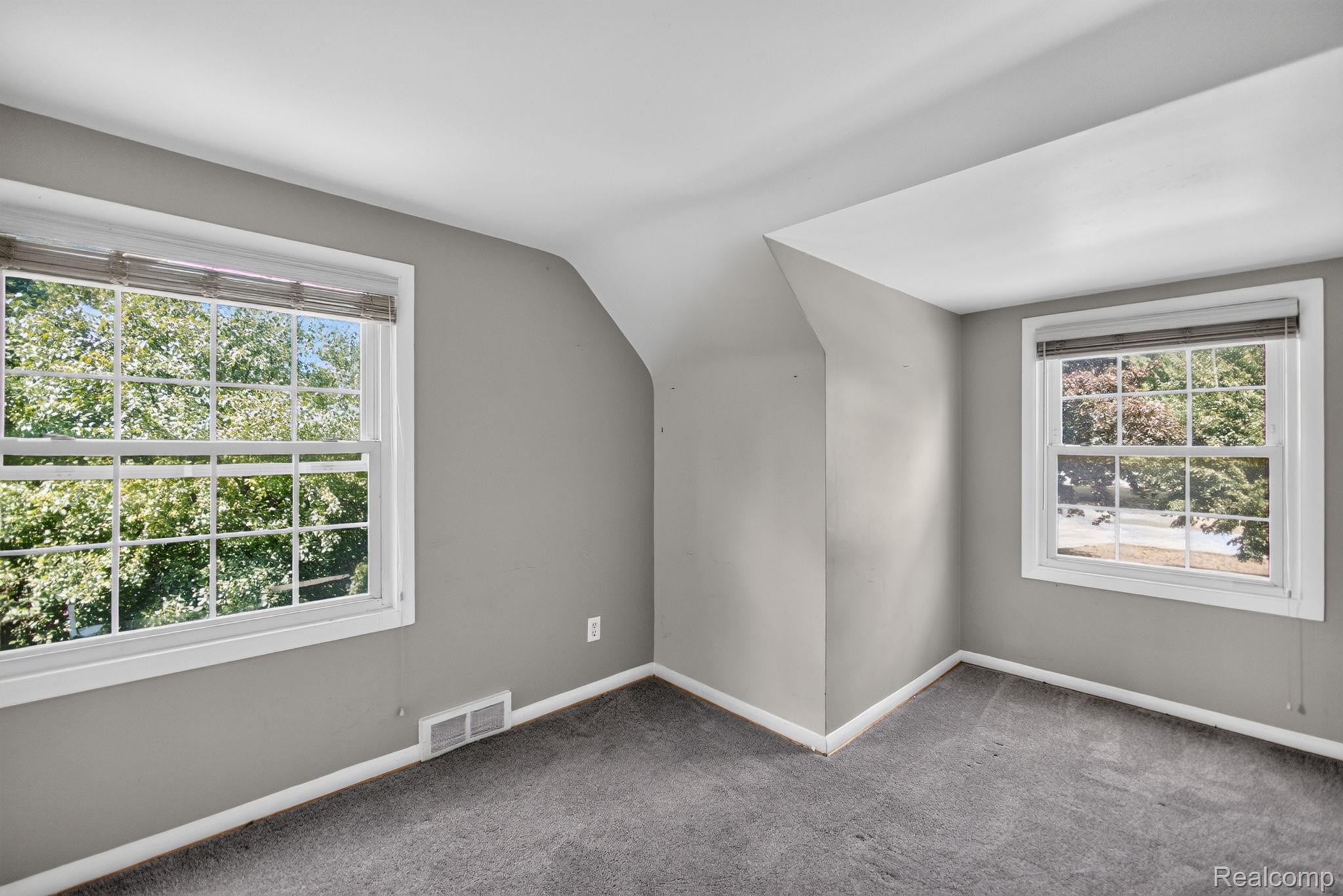 28025 Sunset Boulevard Property Photo 7