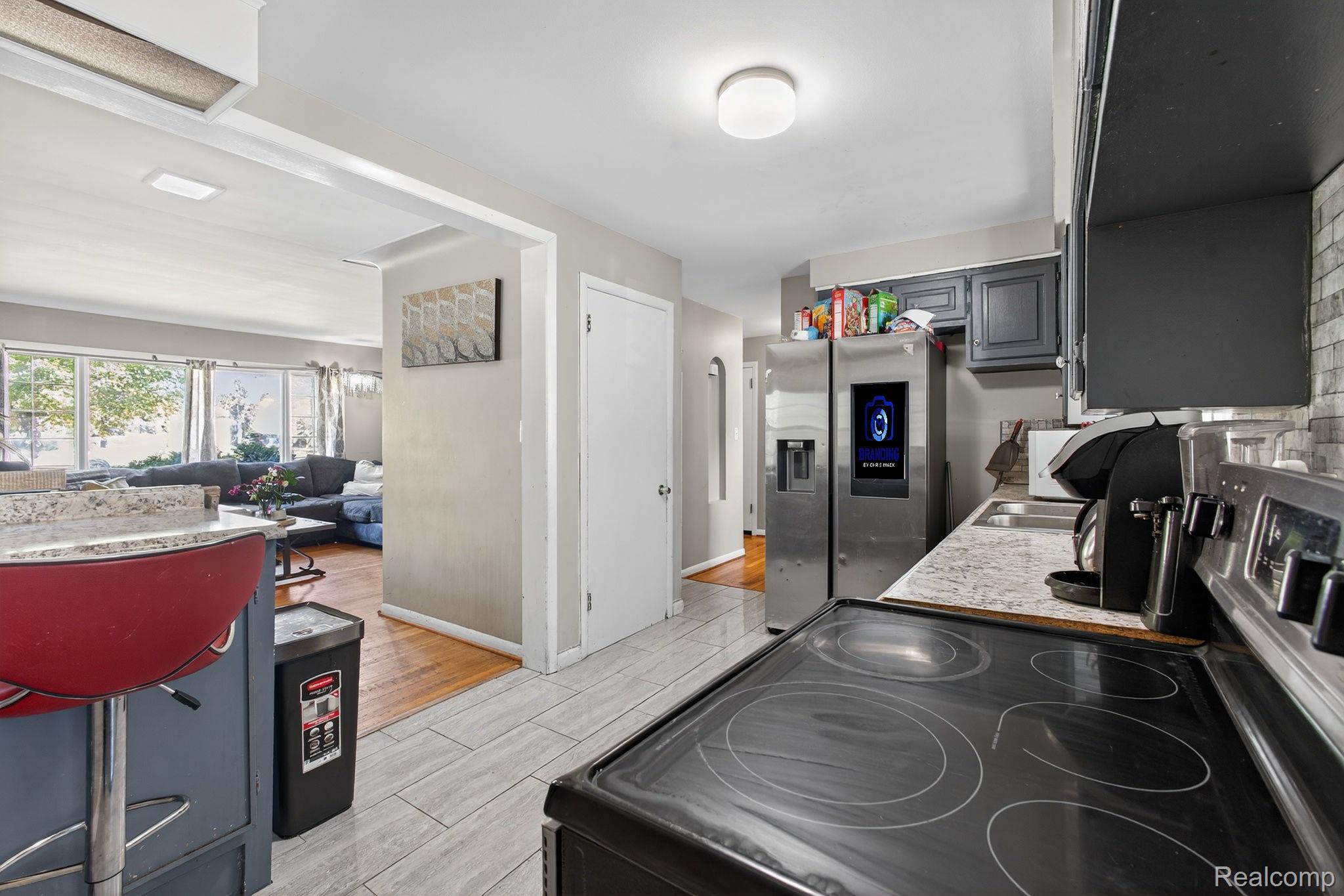 28025 Sunset Boulevard Property Photo 10
