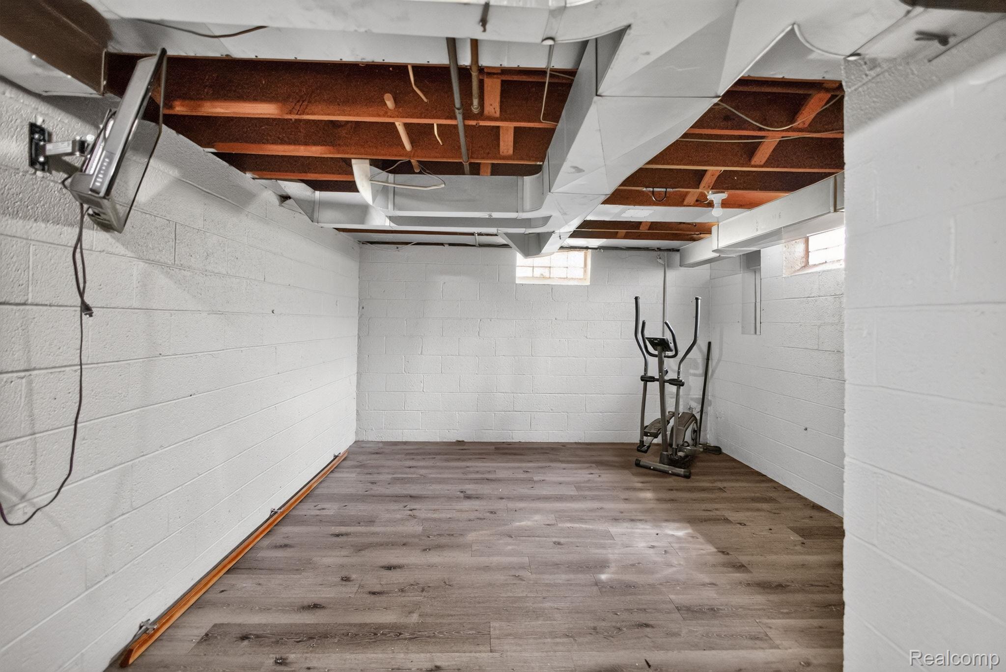 28025 Sunset Boulevard Property Photo 12