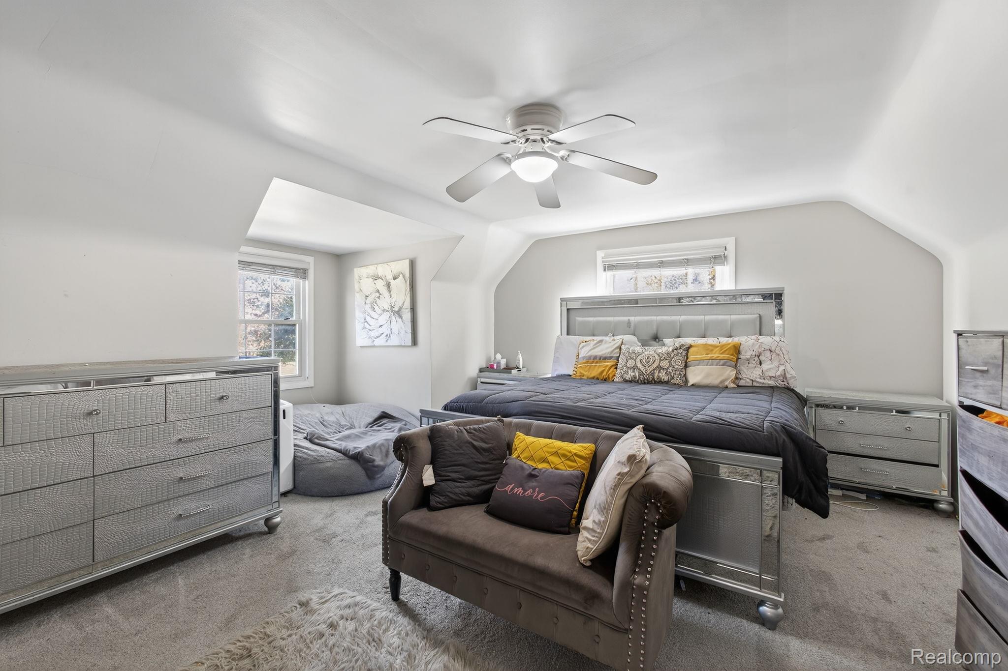 28025 Sunset Boulevard Property Photo 13