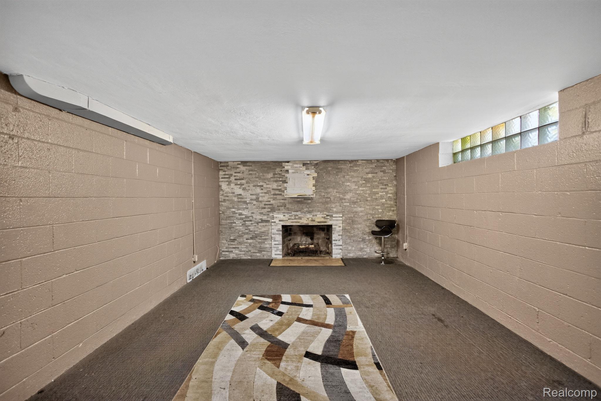 28025 Sunset Boulevard Property Photo 13