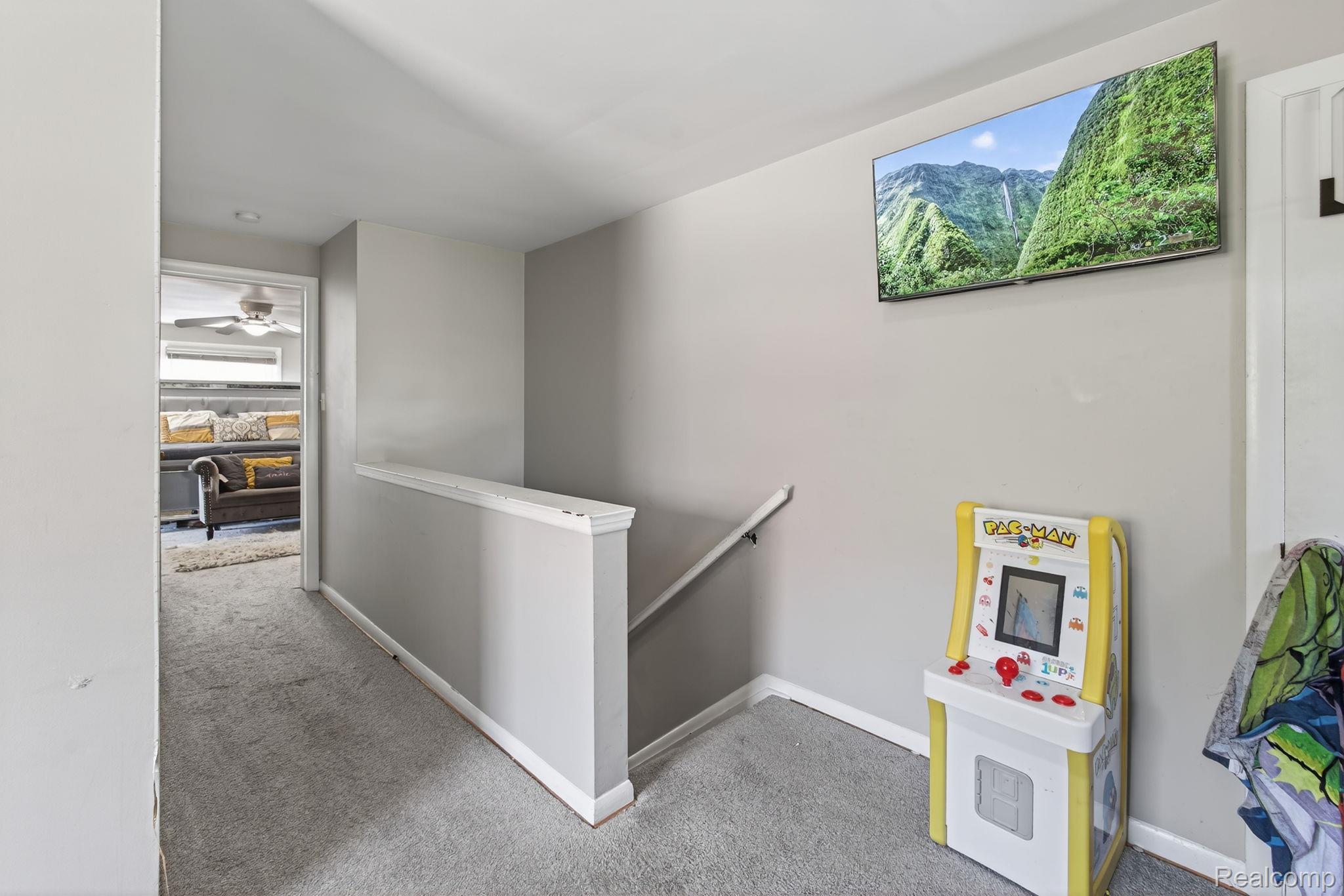 28025 Sunset Boulevard Property Photo 16